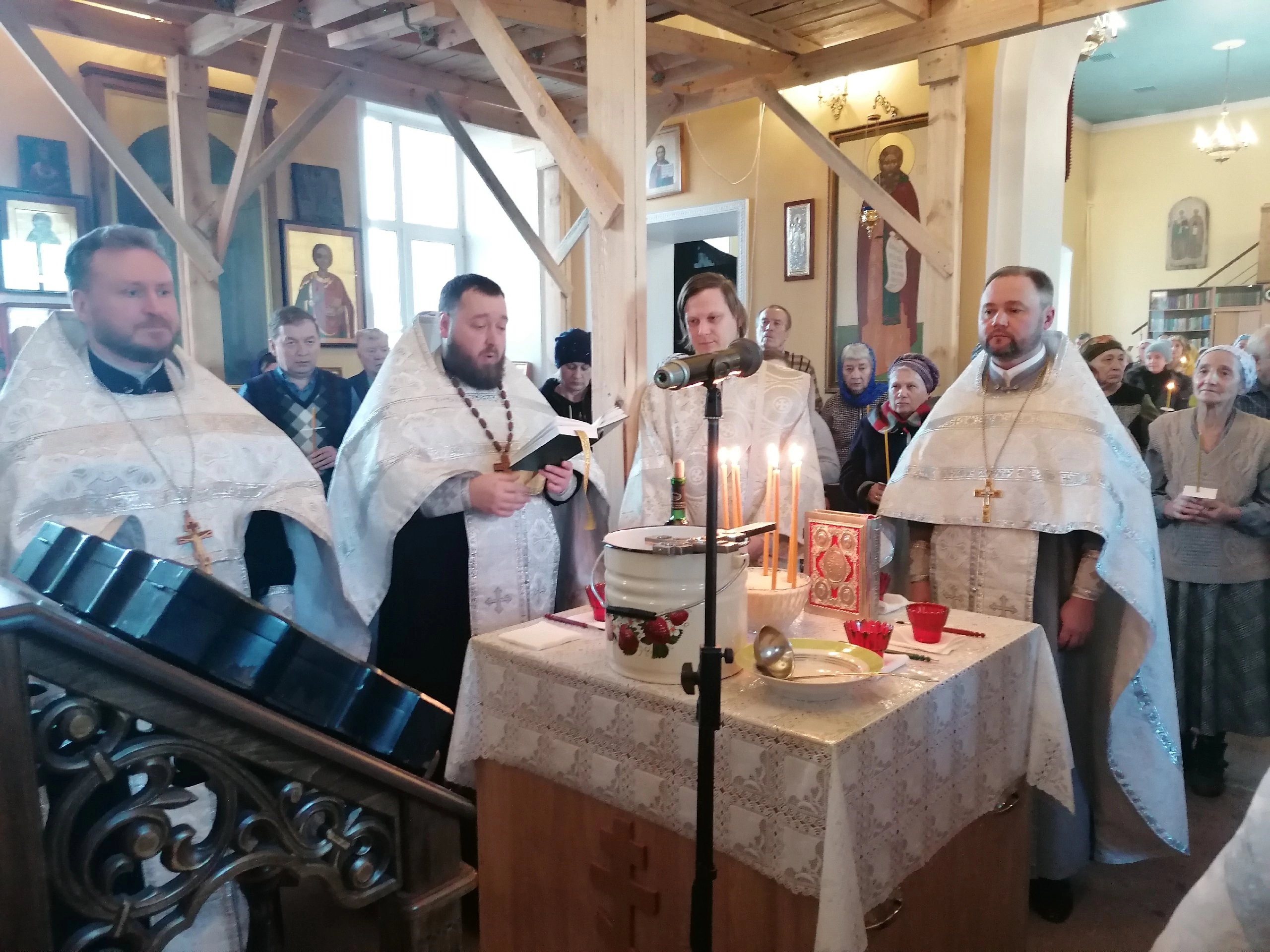 Протоиерей Александр Филиппов совершил Таинство Соборования 