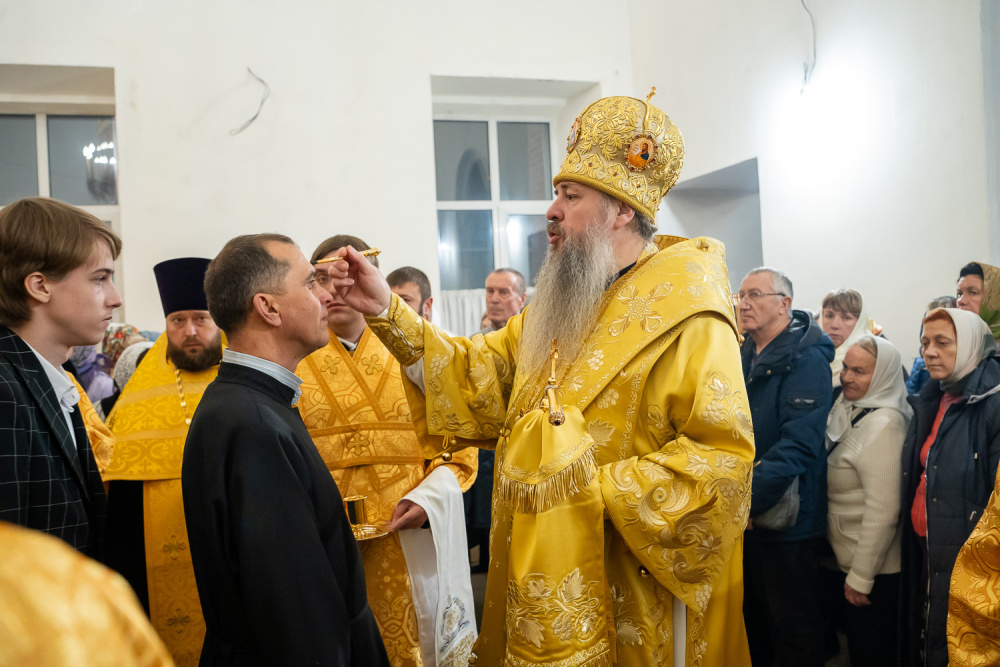 В канун престольного праздника митрополит Серафим совершил всенощное бдение в нашем храме