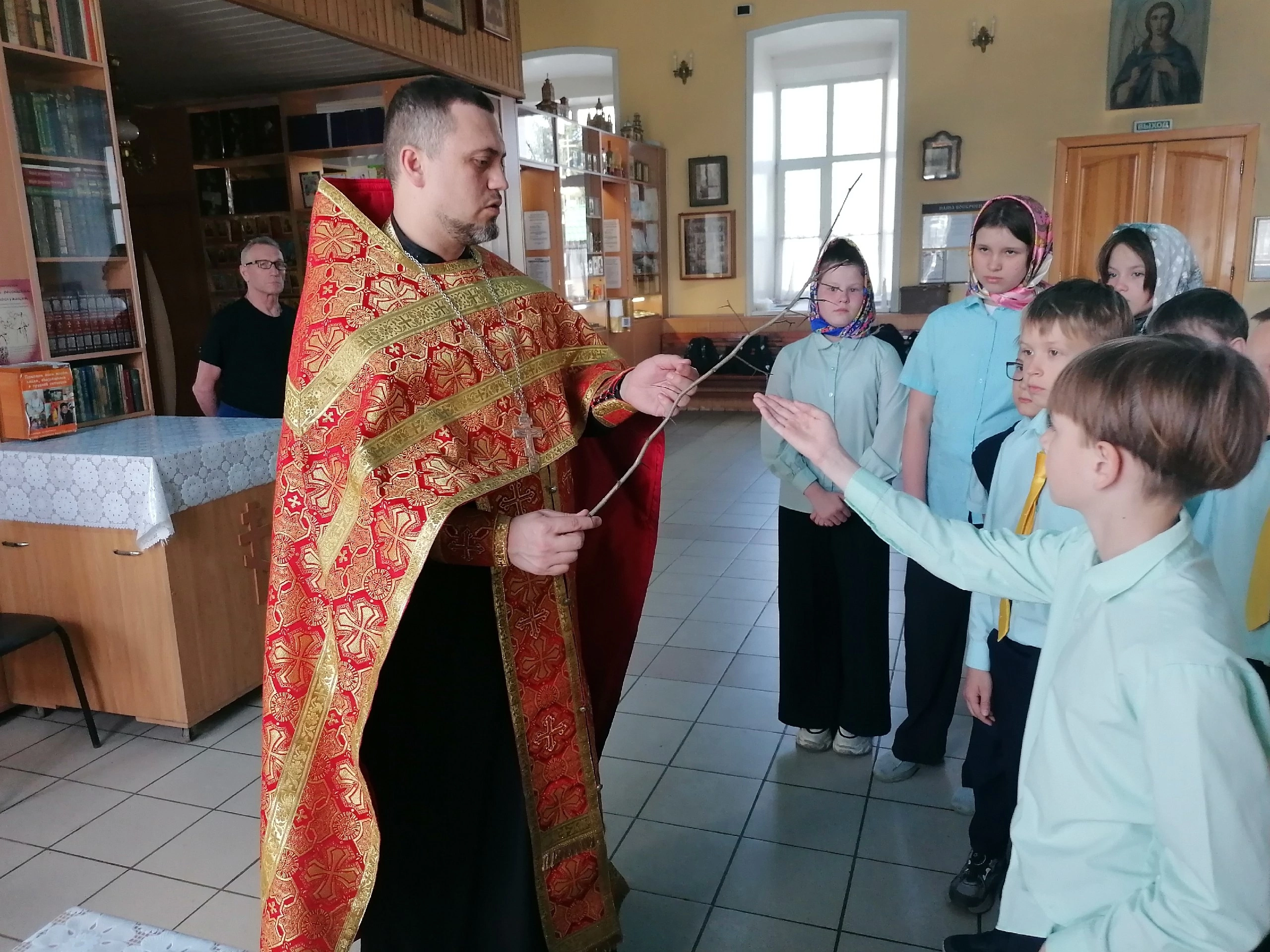 Иерей Владимир Журавлев встретился с учениками средней школы №60