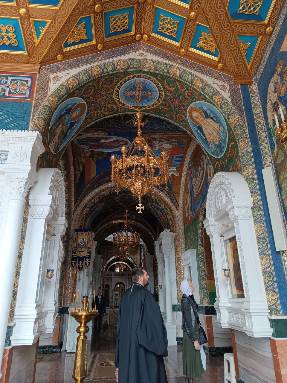 Преподаватели и студенты Пензенской духовной семинарии посетили Дивеево   