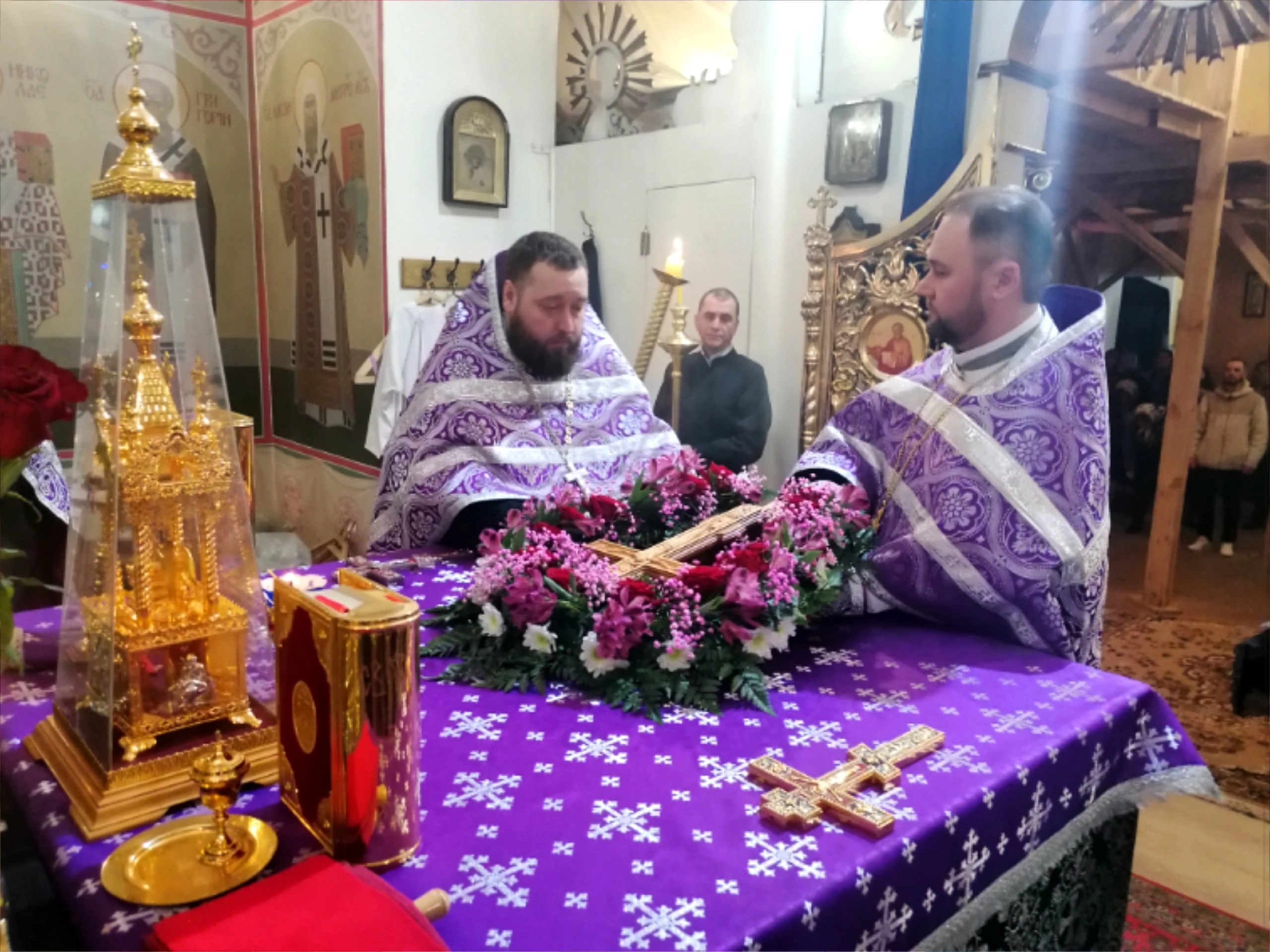 Всенощное бдение в канун Крестопоклонной Недели Великого поста