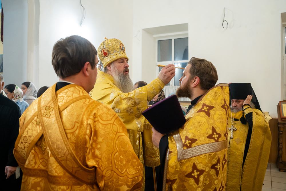 В канун престольного праздника митрополит Серафим совершил всенощное бдение в нашем храме