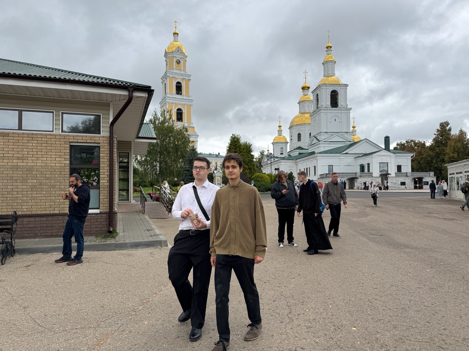 Преподаватели и студенты Пензенской духовной семинарии посетили Дивеево   