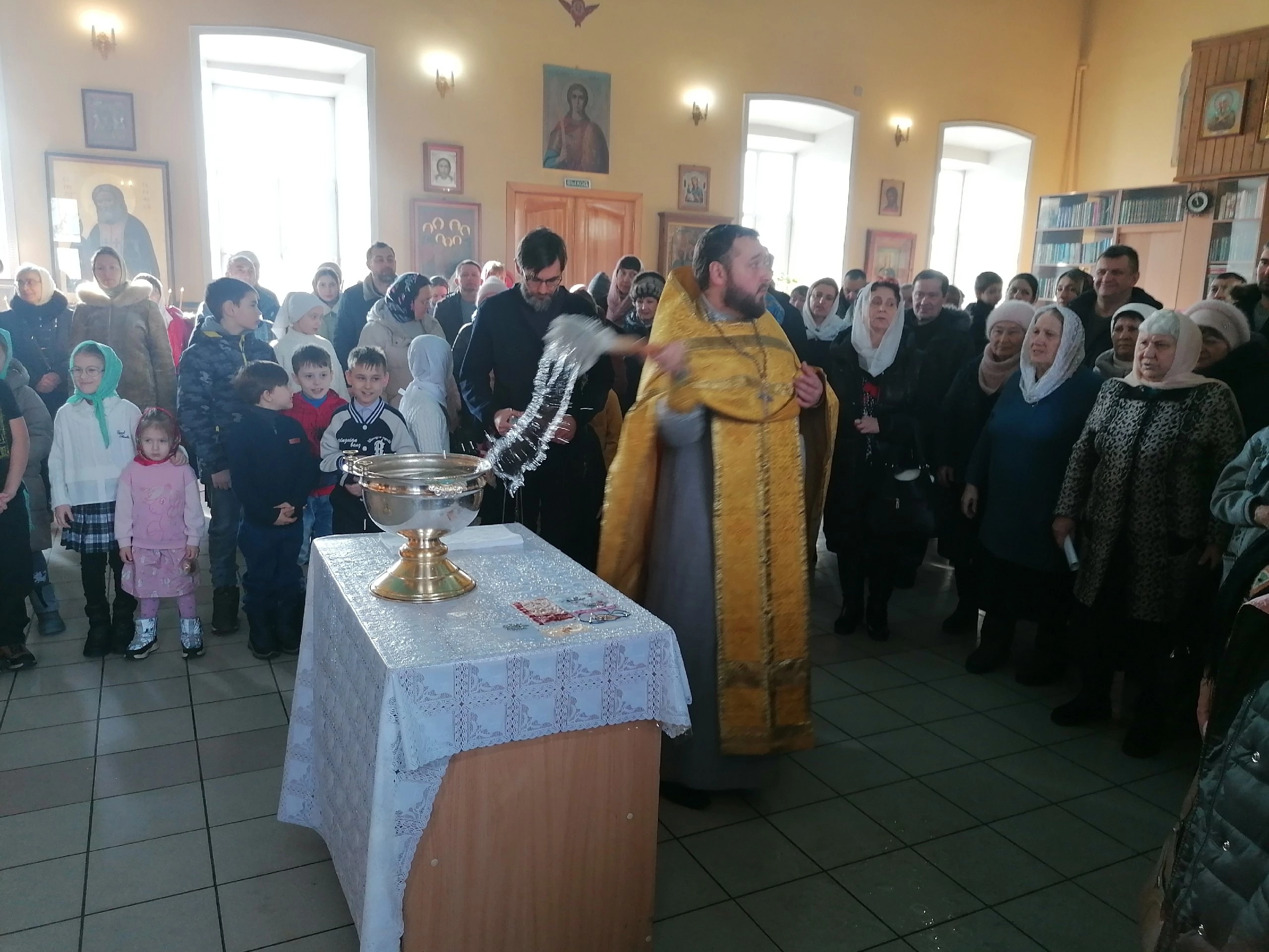 Богослужения в Неделю о мытаре и фарисее