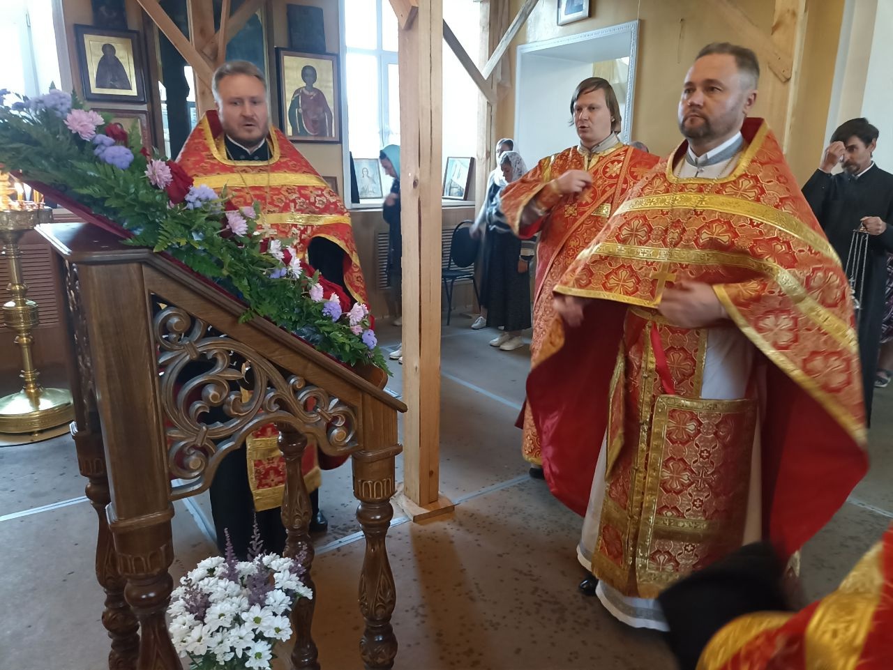 Вечернее богослужение в канун праздника Происхождение Честных Древ Животворящего Креста Господня