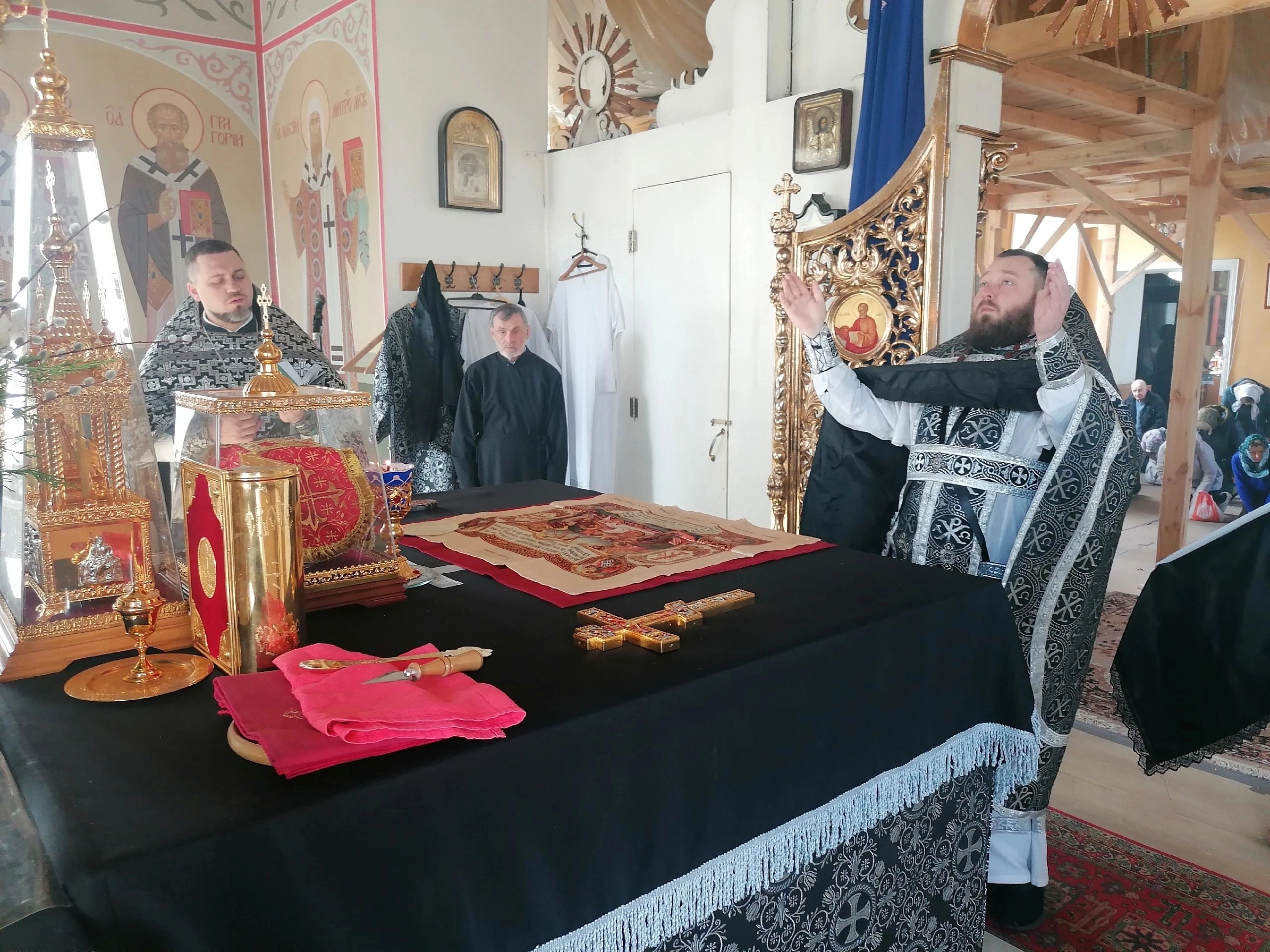 Протоиерей Антоний Шварёв совершил Божественную Литургию Преждеосвященных Даров