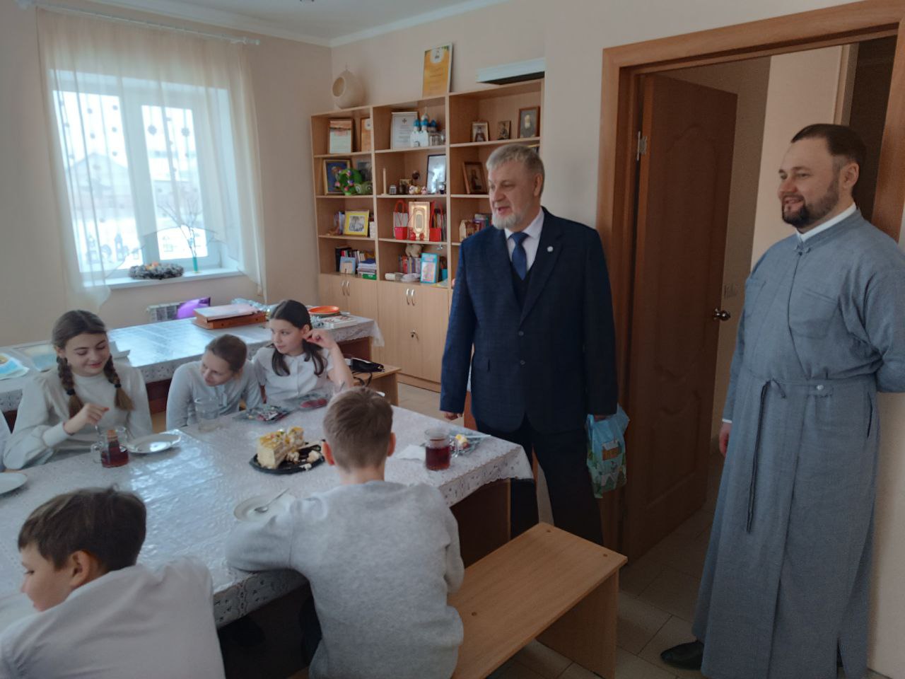 В воскресной школе "Азбука веры" состоялся конкурс рисунков "В ожидании Рождества"