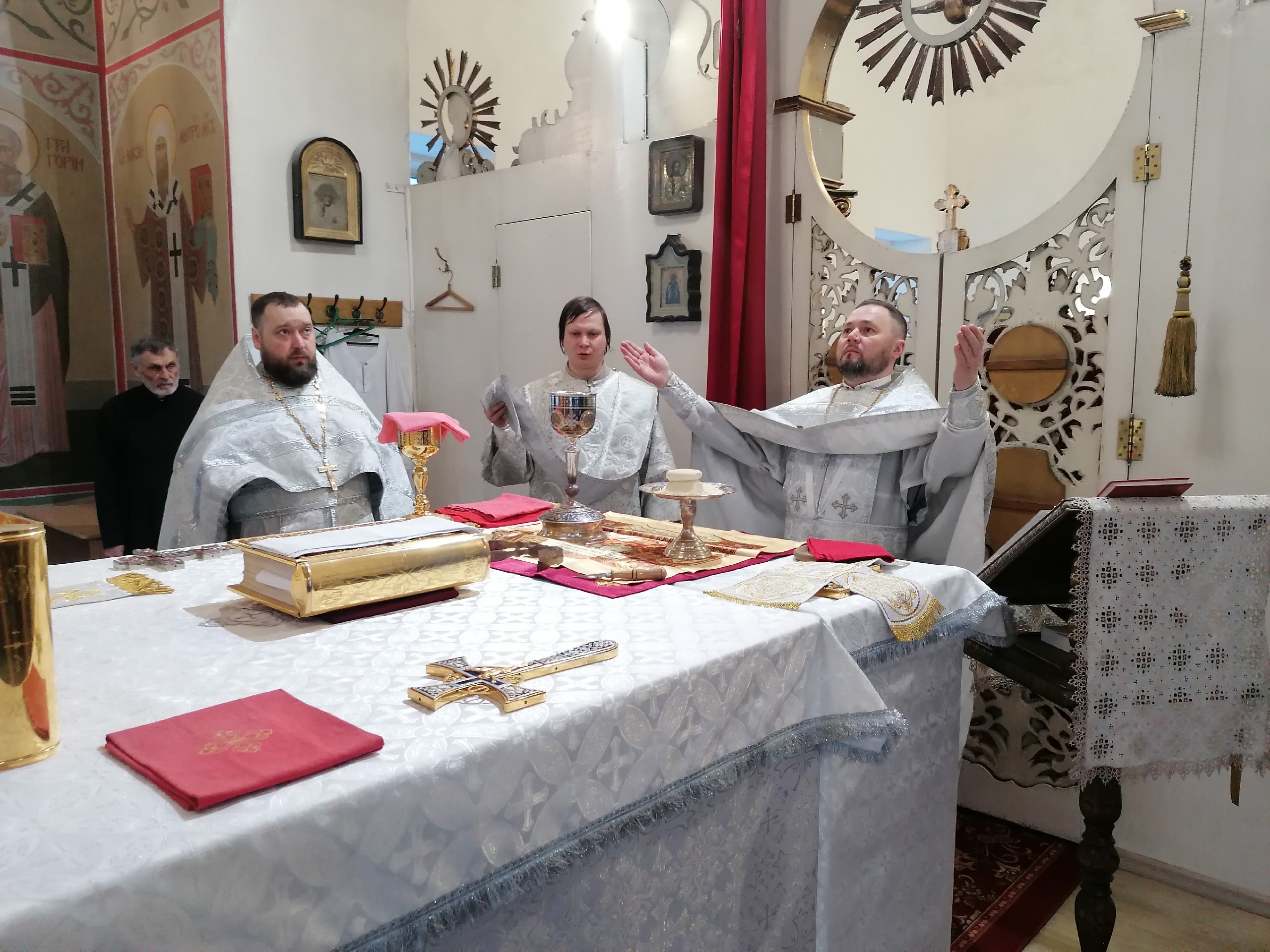 Богослужения в день Сретения Господня