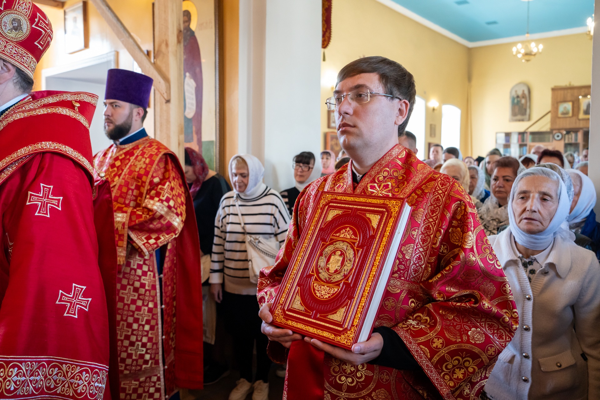 В день престольного праздника митрополит Серафим совершил литургию в нашем храме