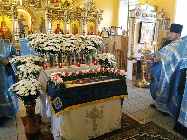 Всенощное бдение с Чином погребения Плащаницы Божией Матери