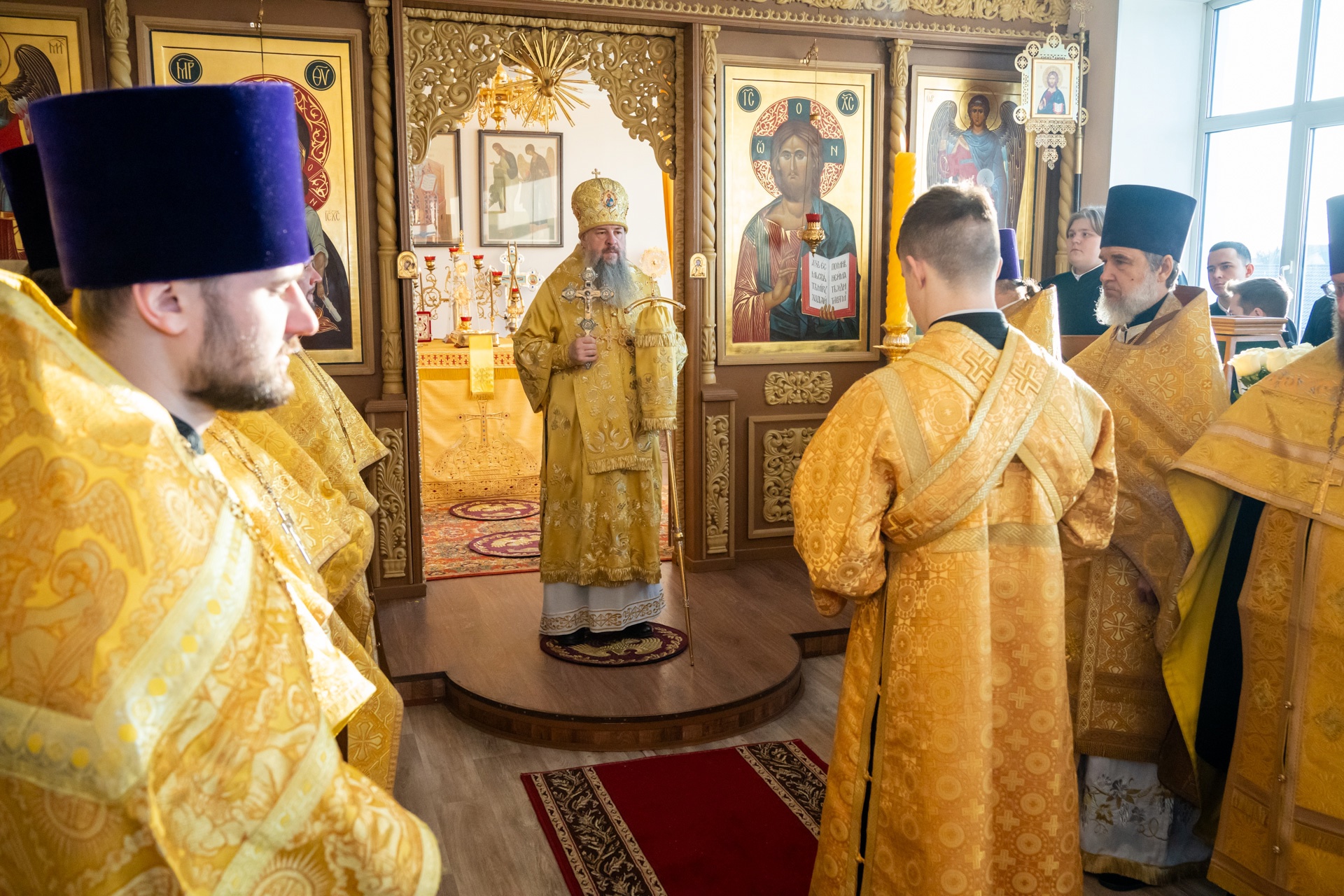 Протоиерей Александр Филиппов сослужил митрополиту Серафиму в престольный праздник и актовый день в Пензенской духовной семинарии   
