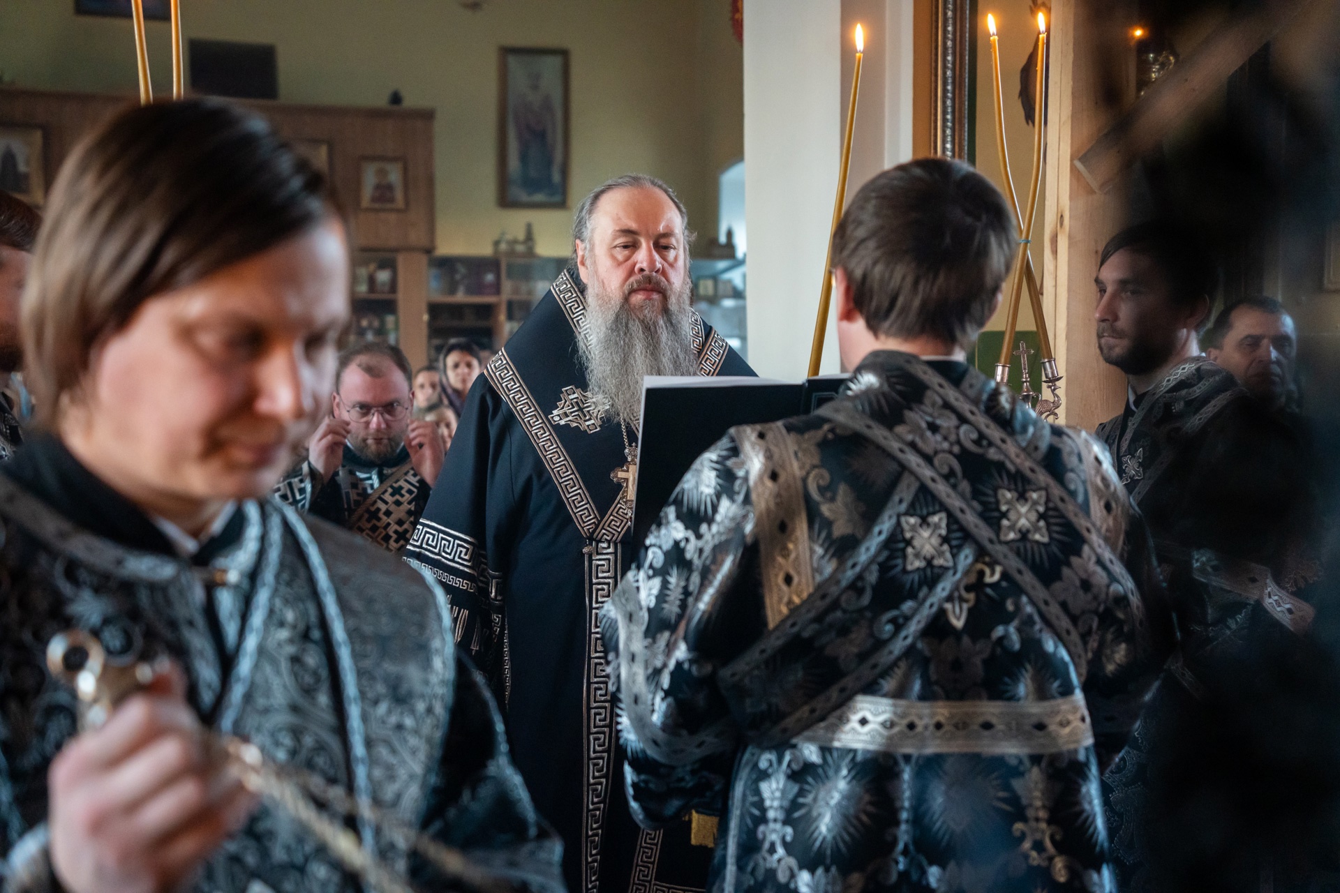 Митрополит Серафим совершил чин Пассии в нашем храме   