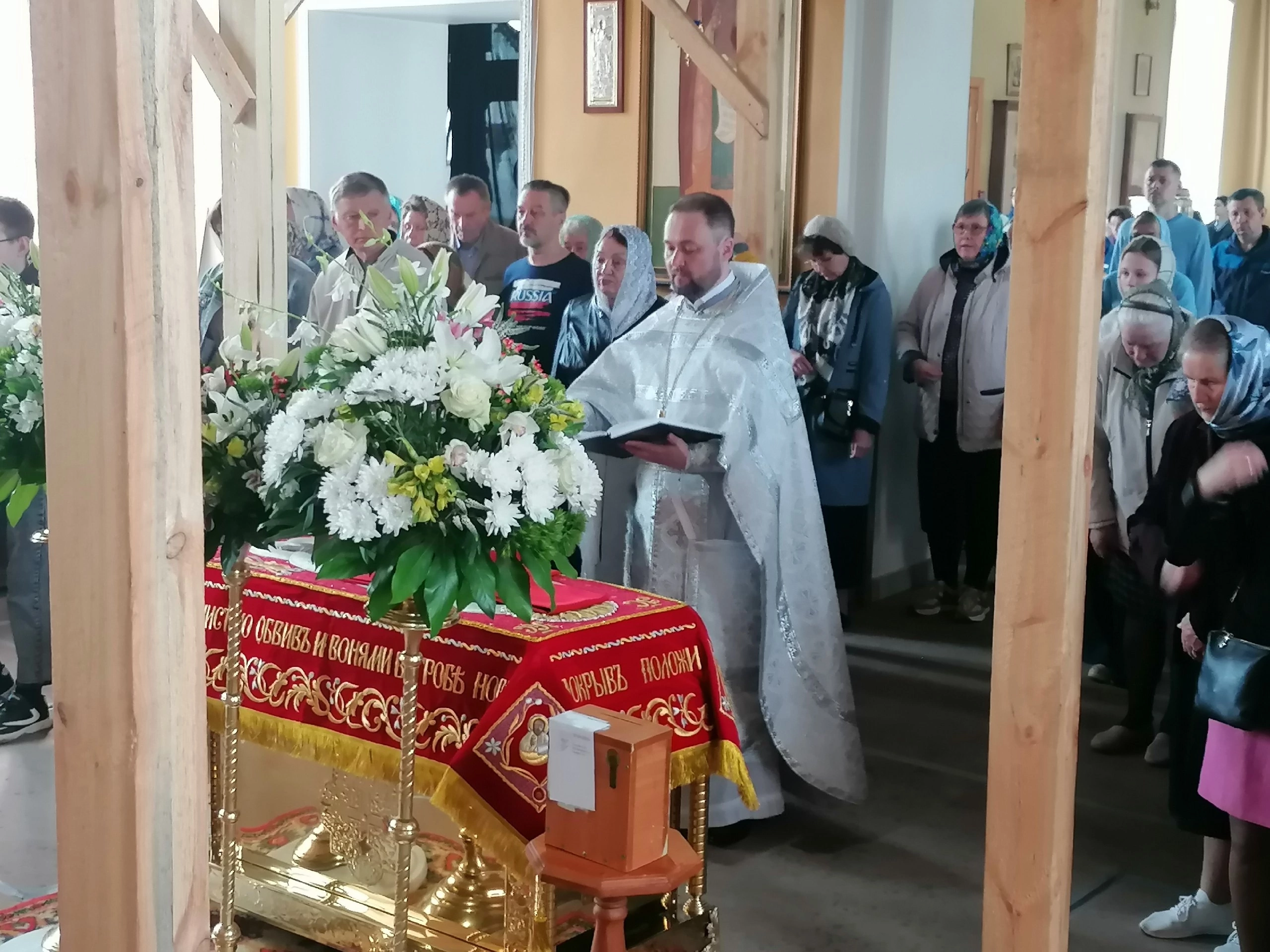 В Великую Субботу протоиерей Александр Филиппов совершил Литургию святителя Василия Великого