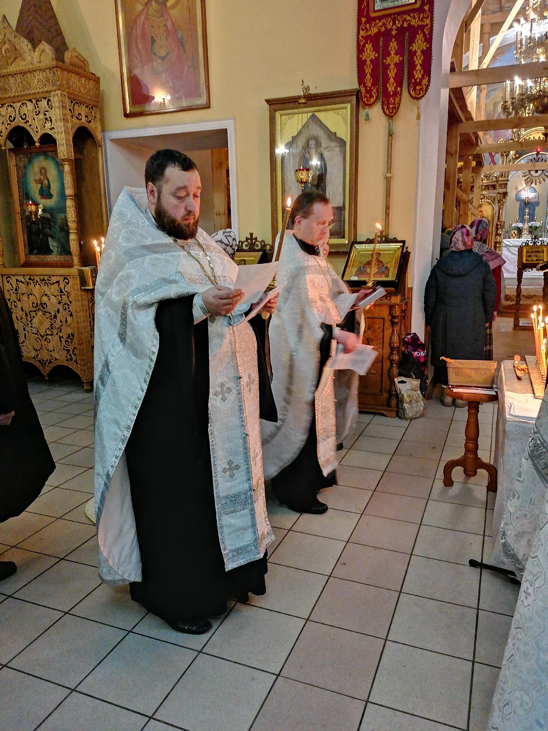 Вечернее богослужение в канун Вселенской родительской субботы