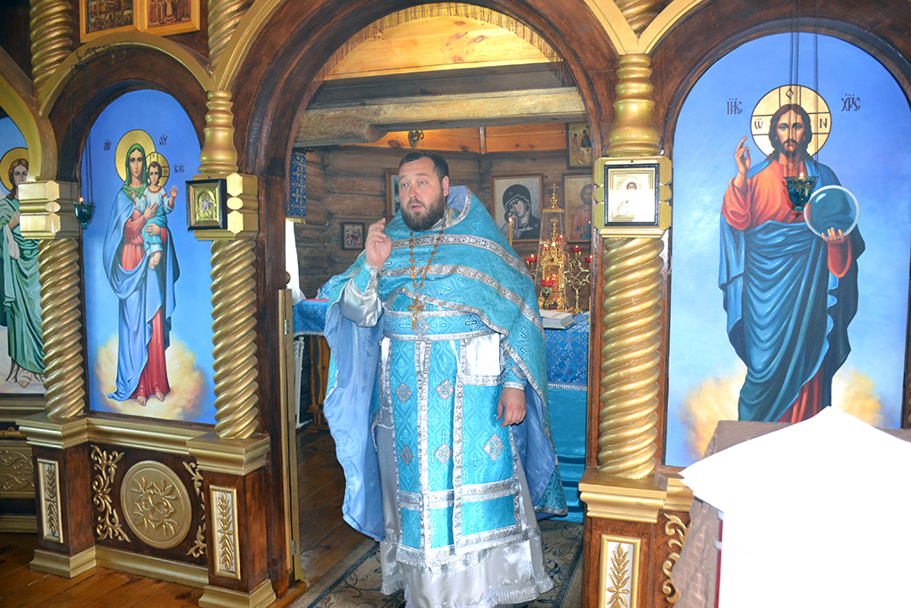 Протоиерей Антоний Шварёв совершил Божественную литургию в ИК-7