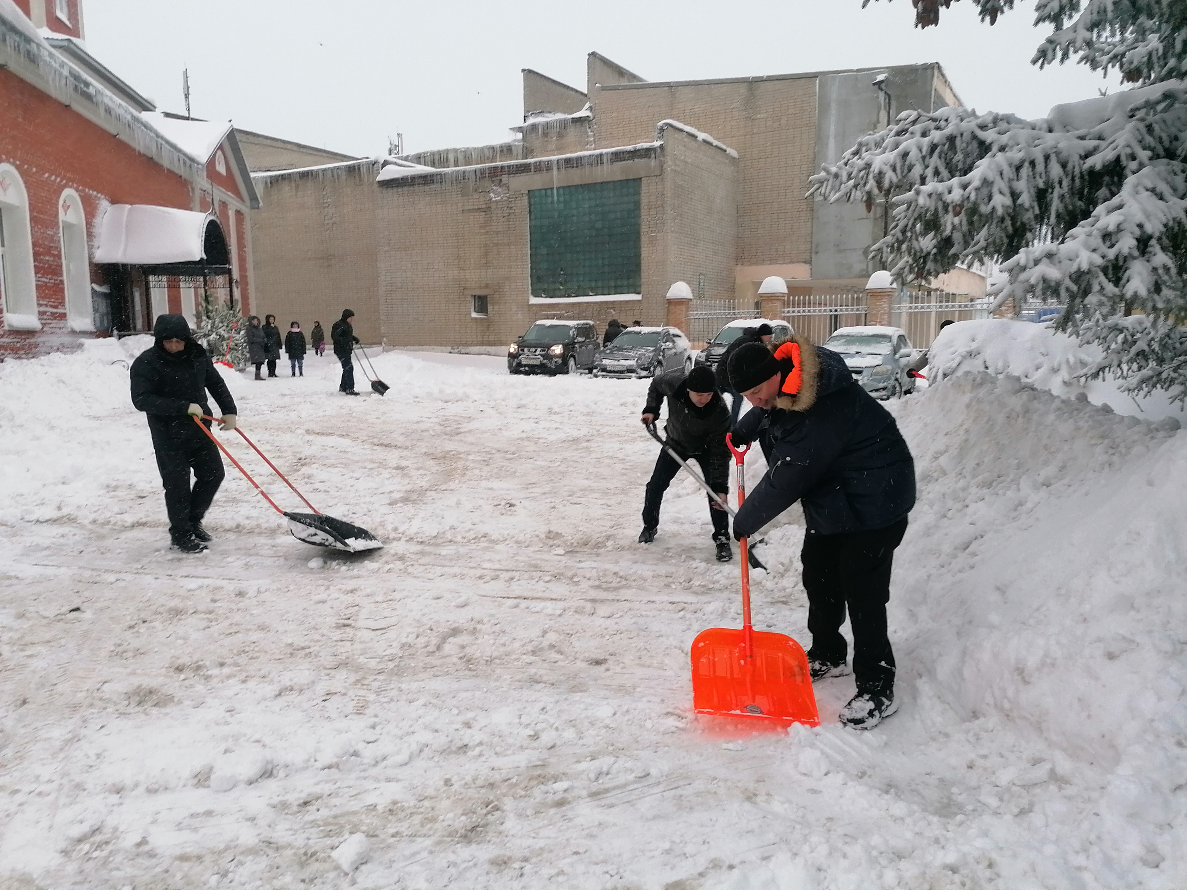 Настоятель выразил благодарность прихожанам
