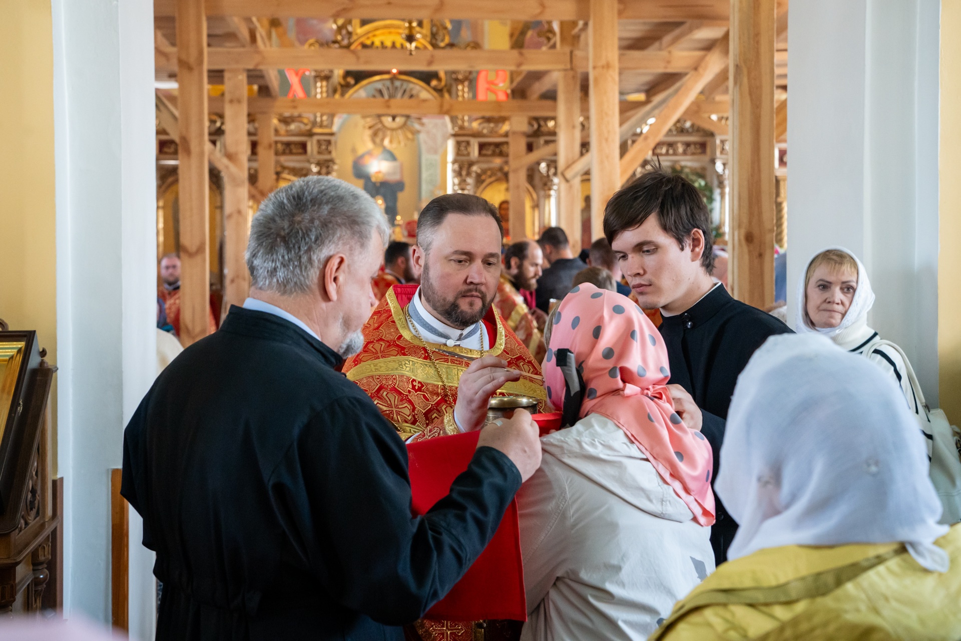 В день престольного праздника митрополит Серафим совершил литургию в нашем храме