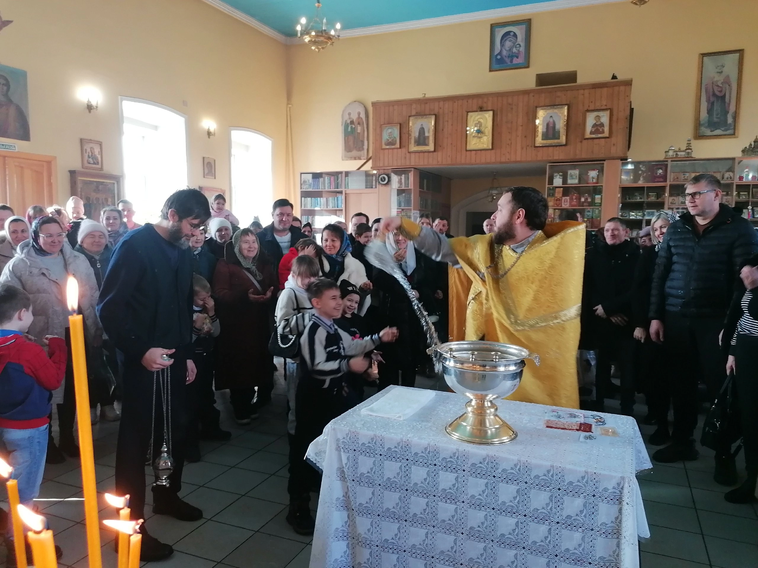 Богослужения в Неделю о мытаре и фарисее