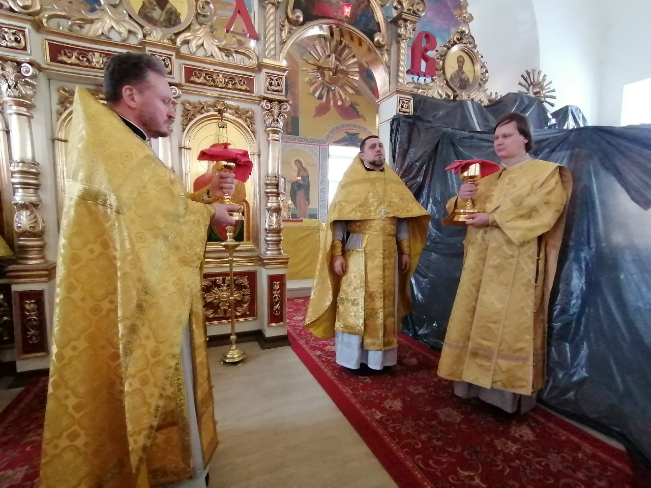 Богослужения в Неделю о мытаре и фарисее