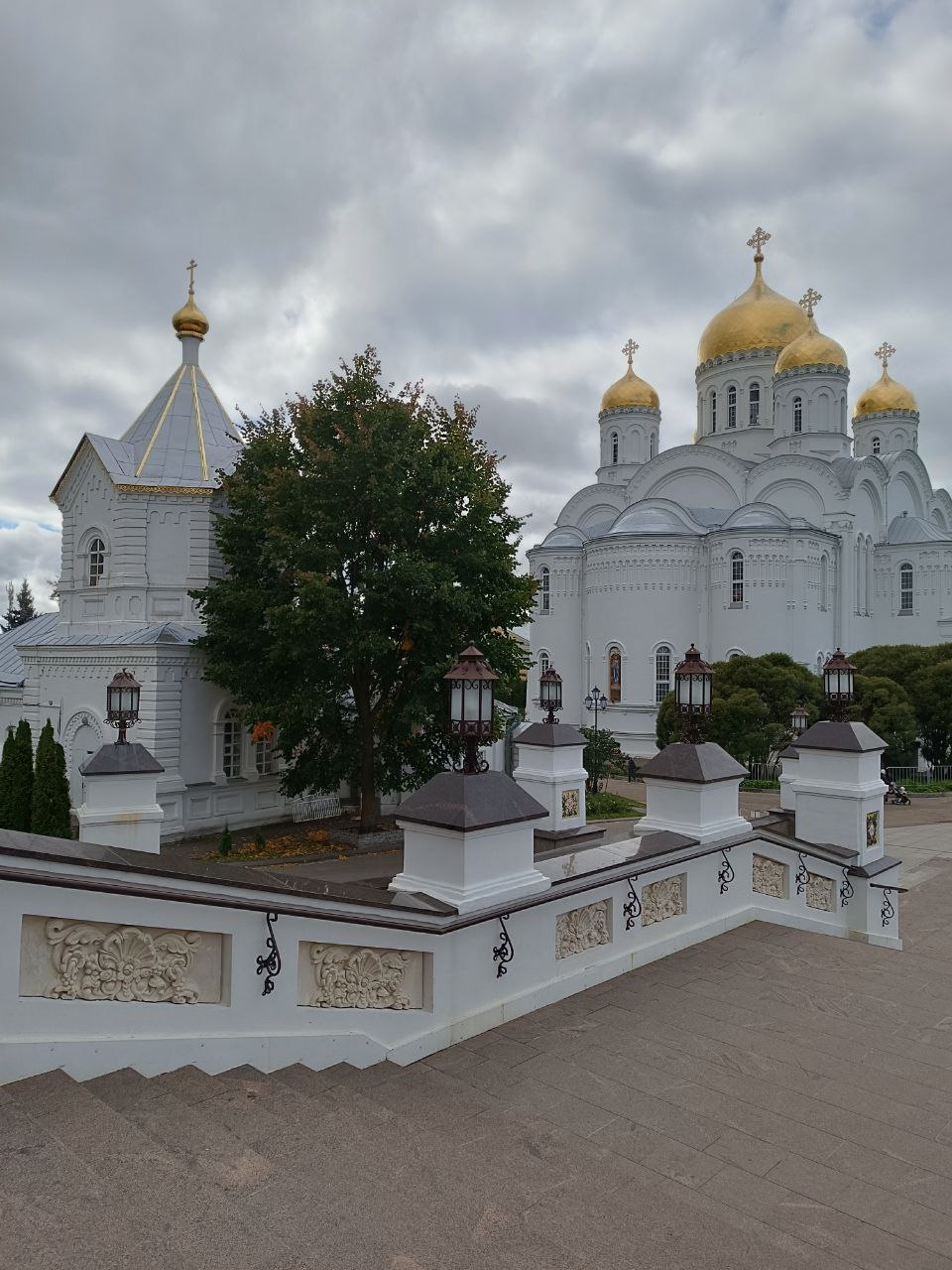 Преподаватели и студенты Пензенской духовной семинарии посетили Дивеево   