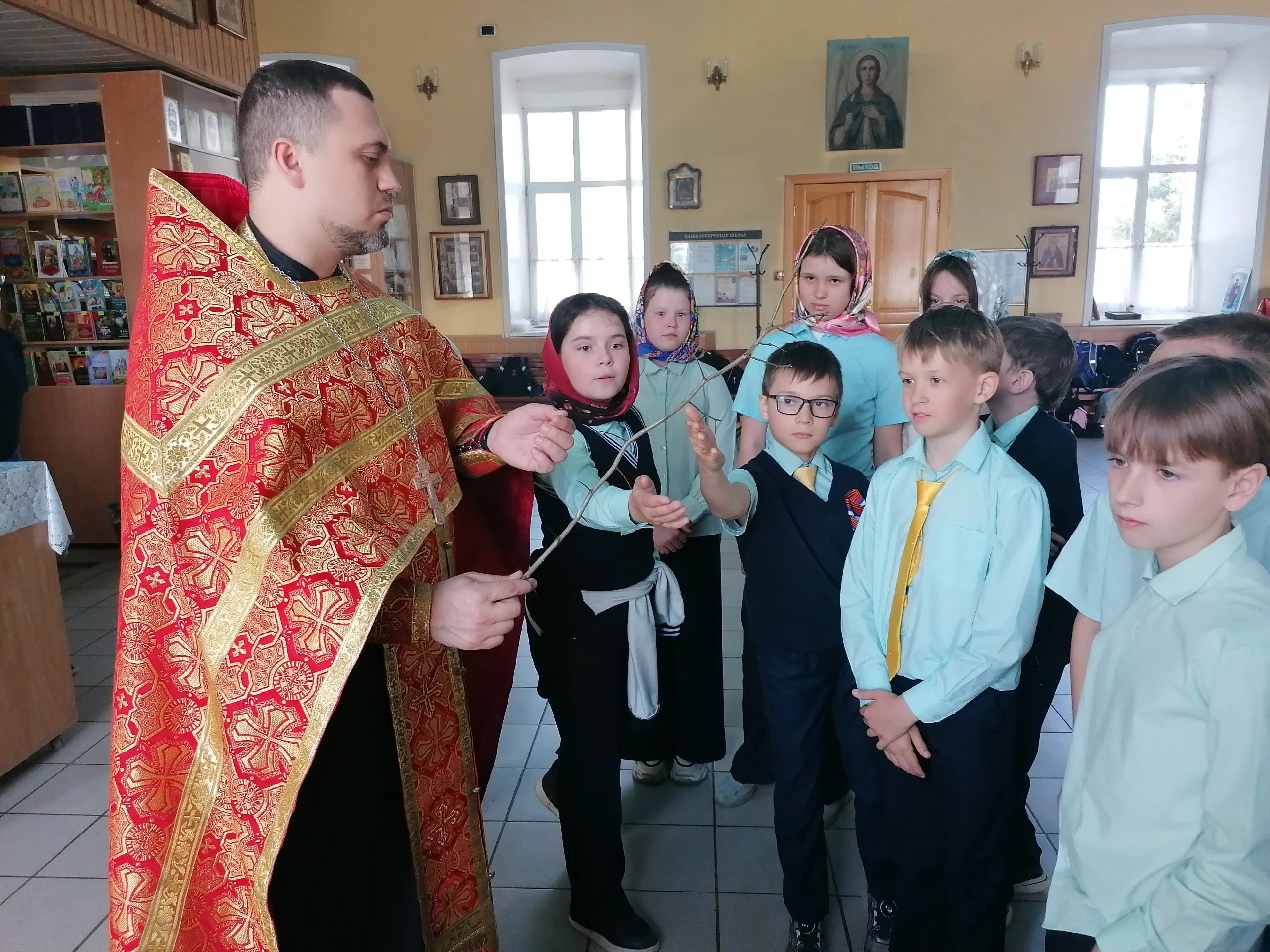 Иерей Владимир Журавлев встретился с учениками средней школы №60