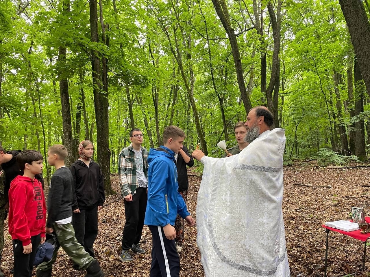 Воспитанники воскресной школы "Азбука веры" участвовали в походе "Лесной Город"