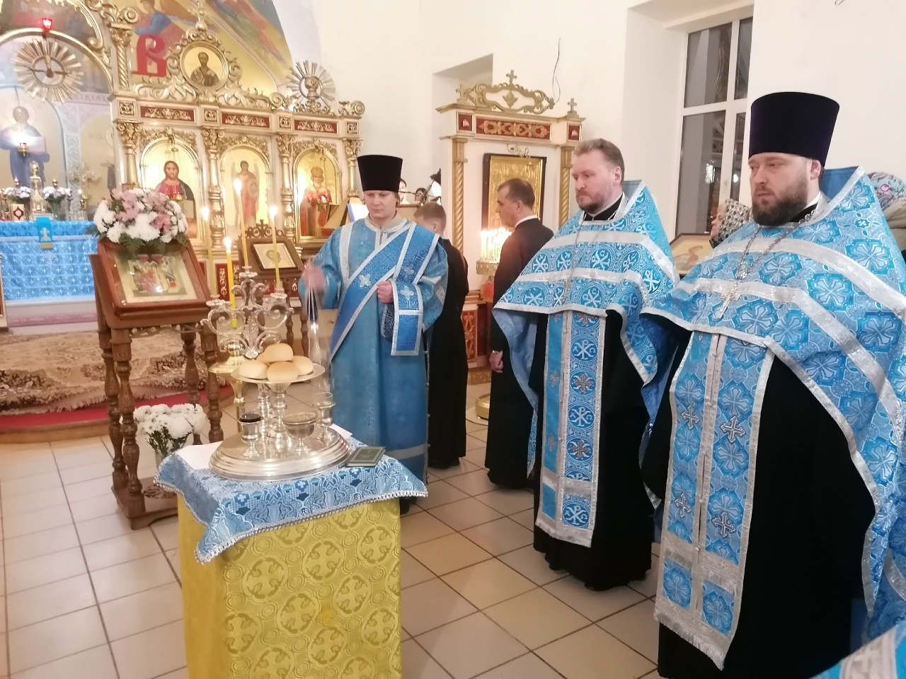 Всенощное бдение в канун празднования Введения во храм Пресвятой Богородицы