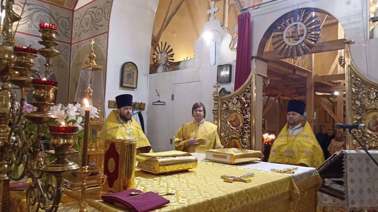 Богослужения в Неделю 32-ю по Пятидесятнице