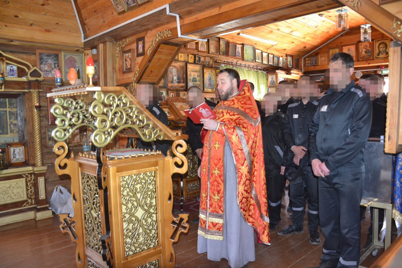 Протоиерей Антоний Шварёв совершил Пасхальное богослужение в ИК-7