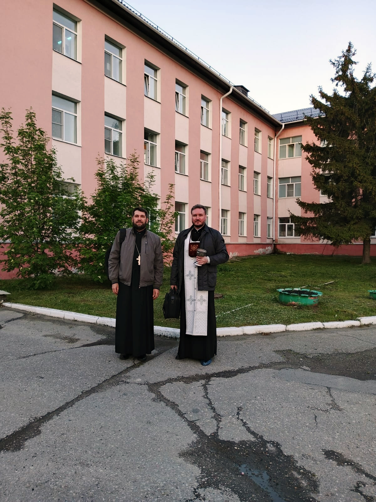 Священники посетили раненых участников СВО в военном госпитале Пензы