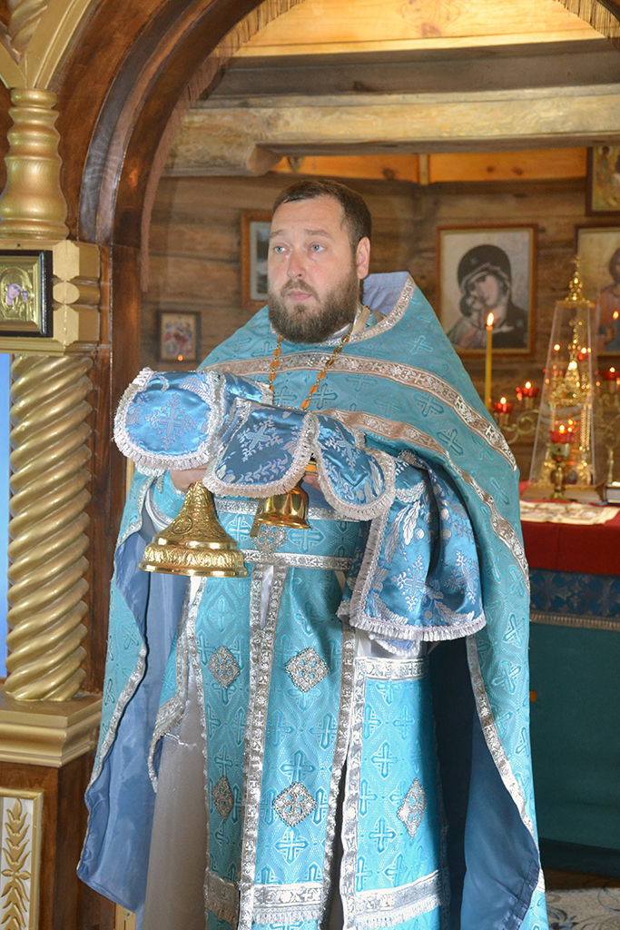 Протоиерей Антоний Шварёв совершил Божественную литургию в ИК-7