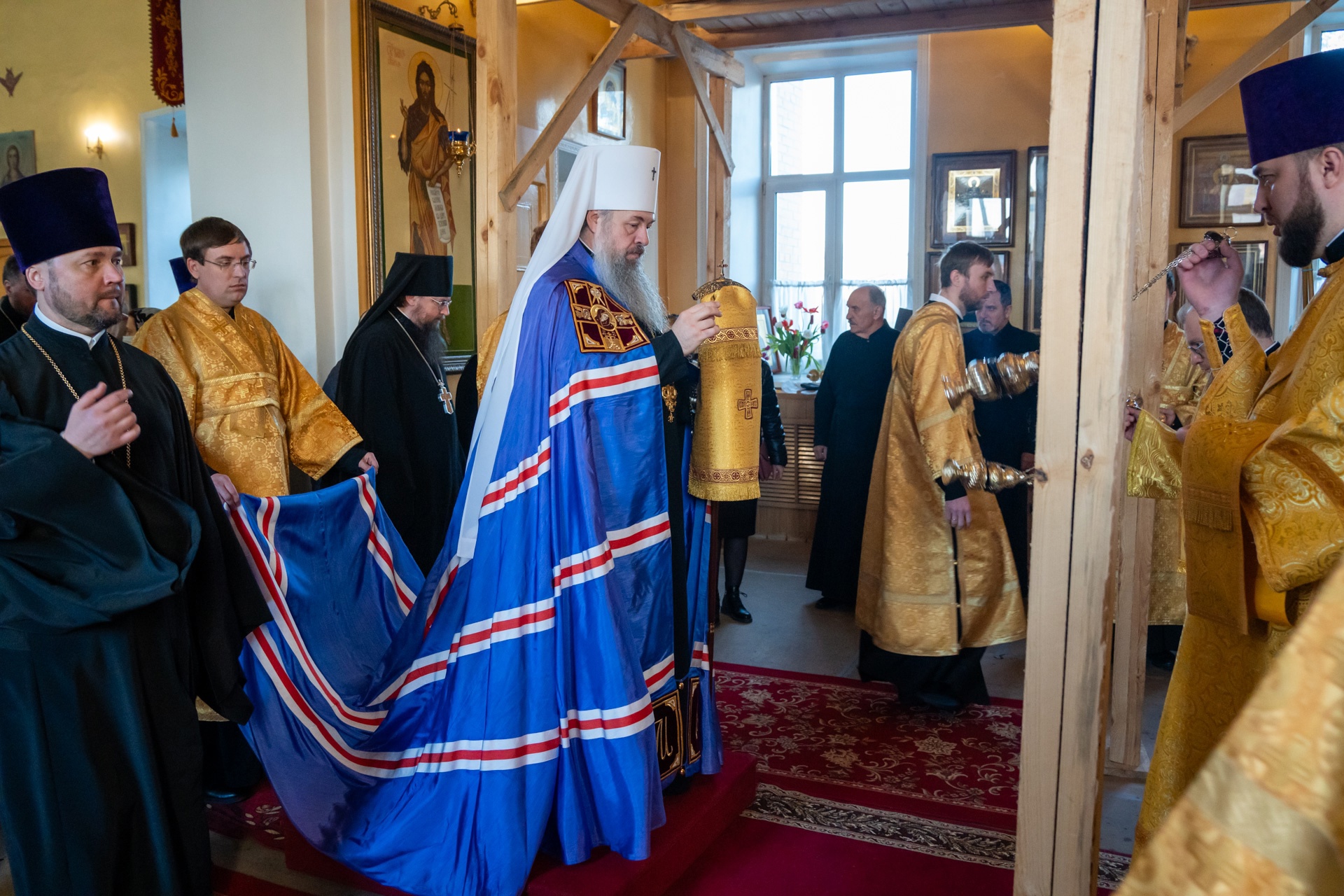 Митрополит Серафим совершил чин Пассии в нашем храме   