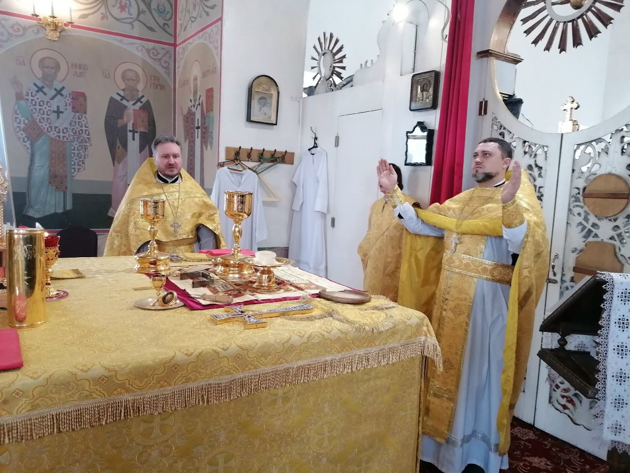 Богослужения в Неделю о мытаре и фарисее