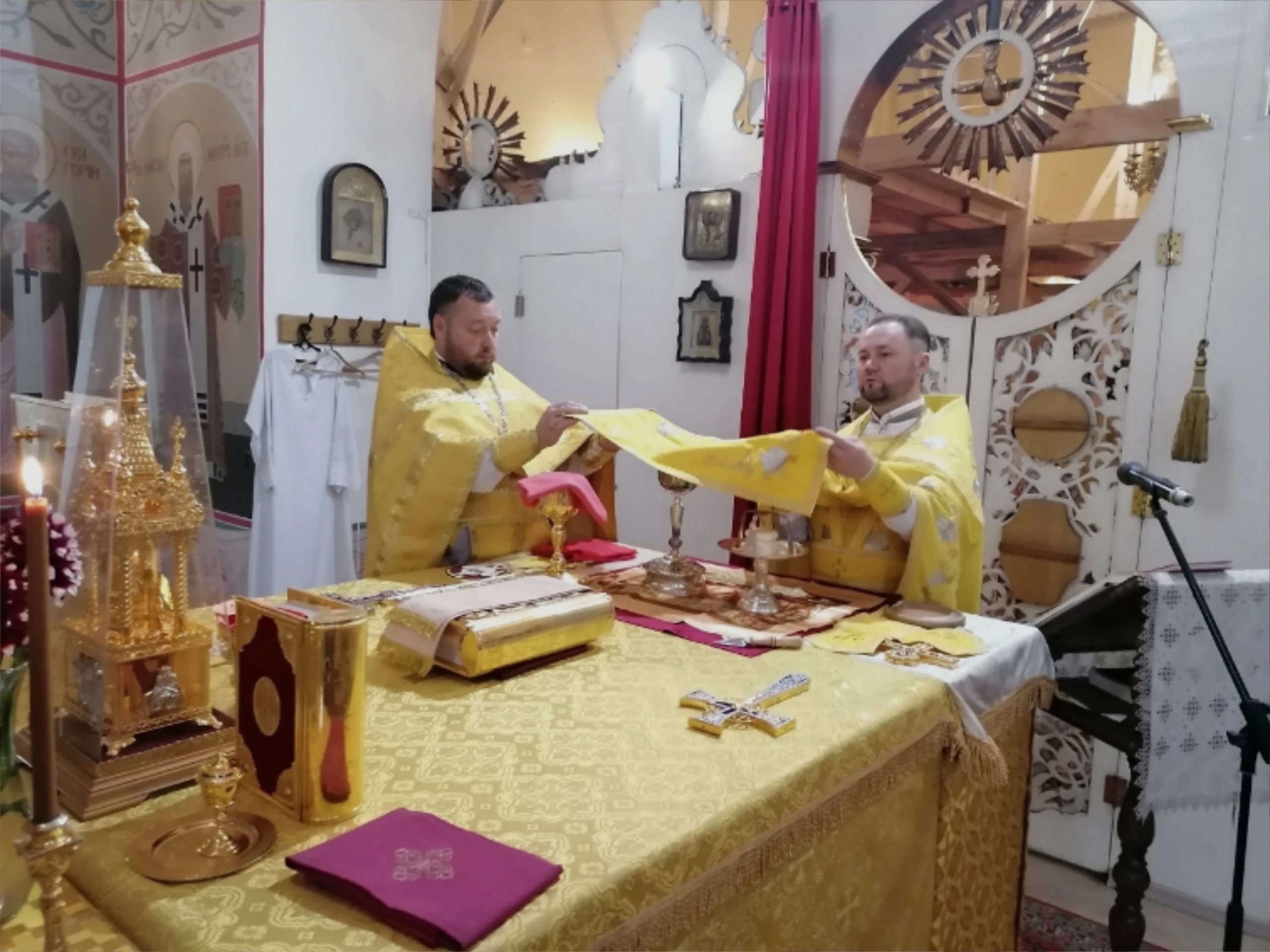 Богослужения в Неделю 6-ю по Пятидесятнице