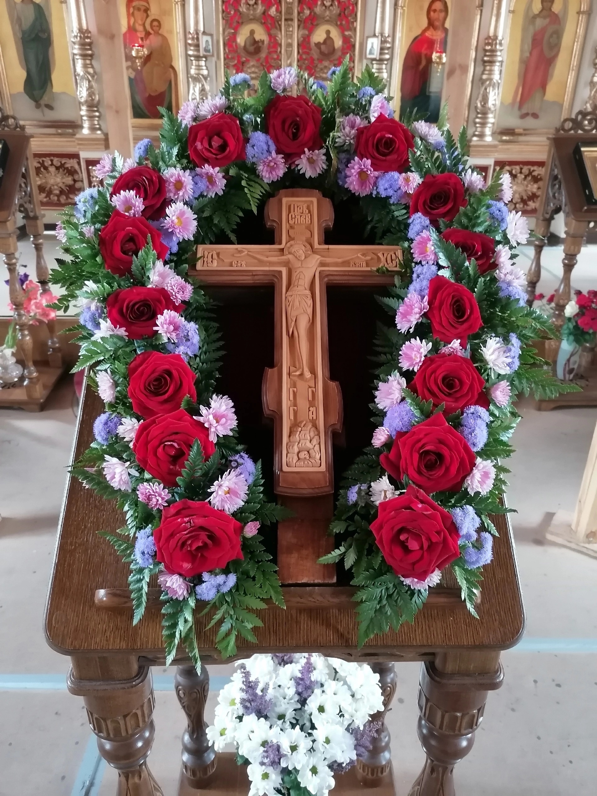 Празднование Происхождение Честных Древ Животворящего Креста Господня