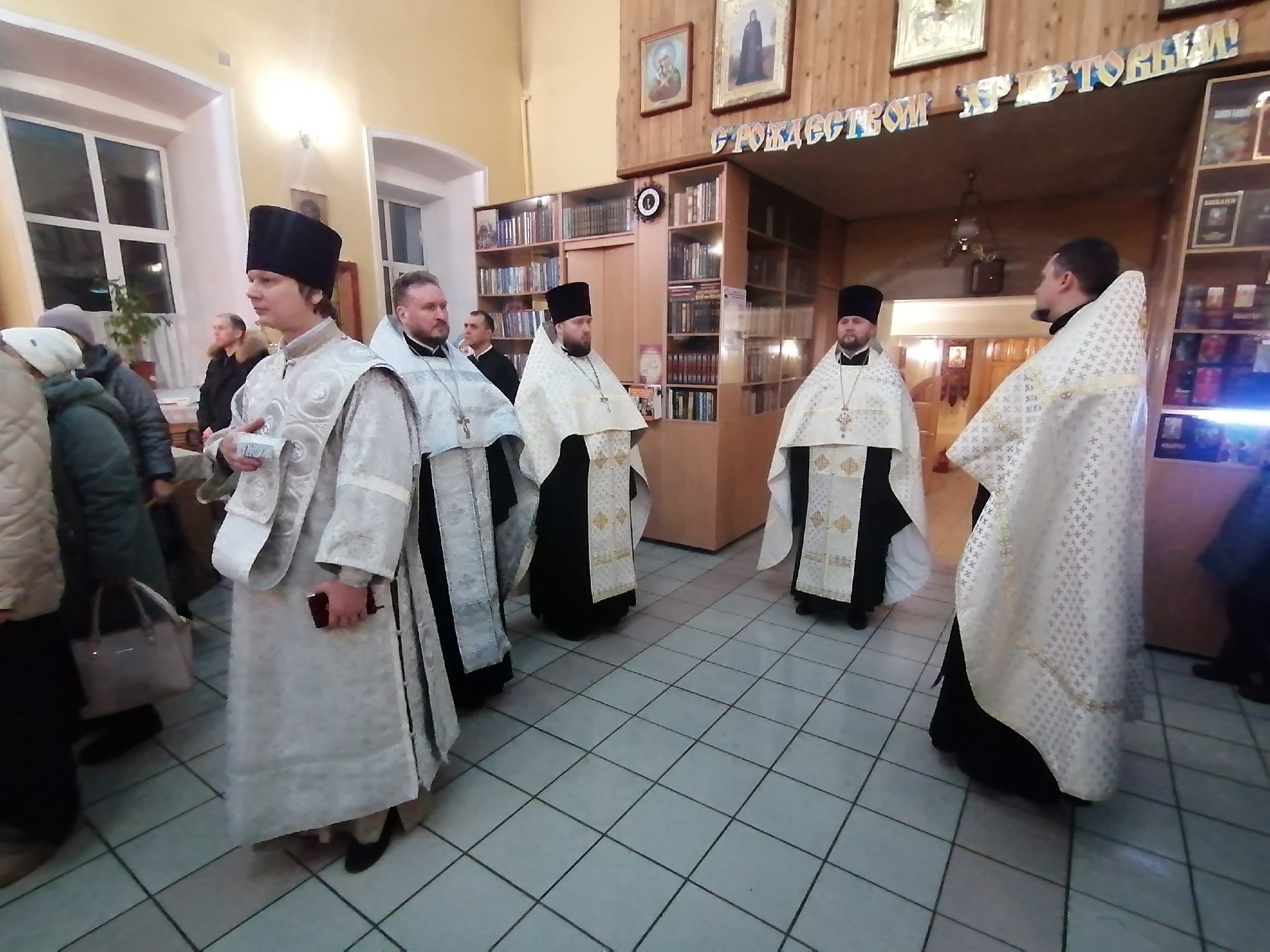 Всенощное бдение в канун праздника Рождества Христова