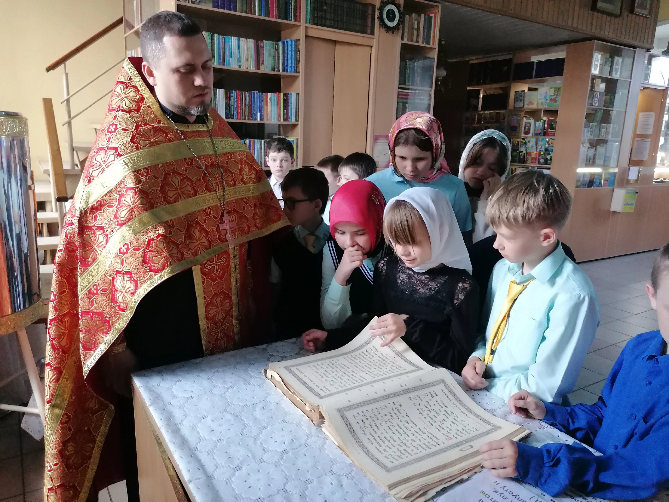 Иерей Владимир Журавлев встретился с учениками средней школы №60