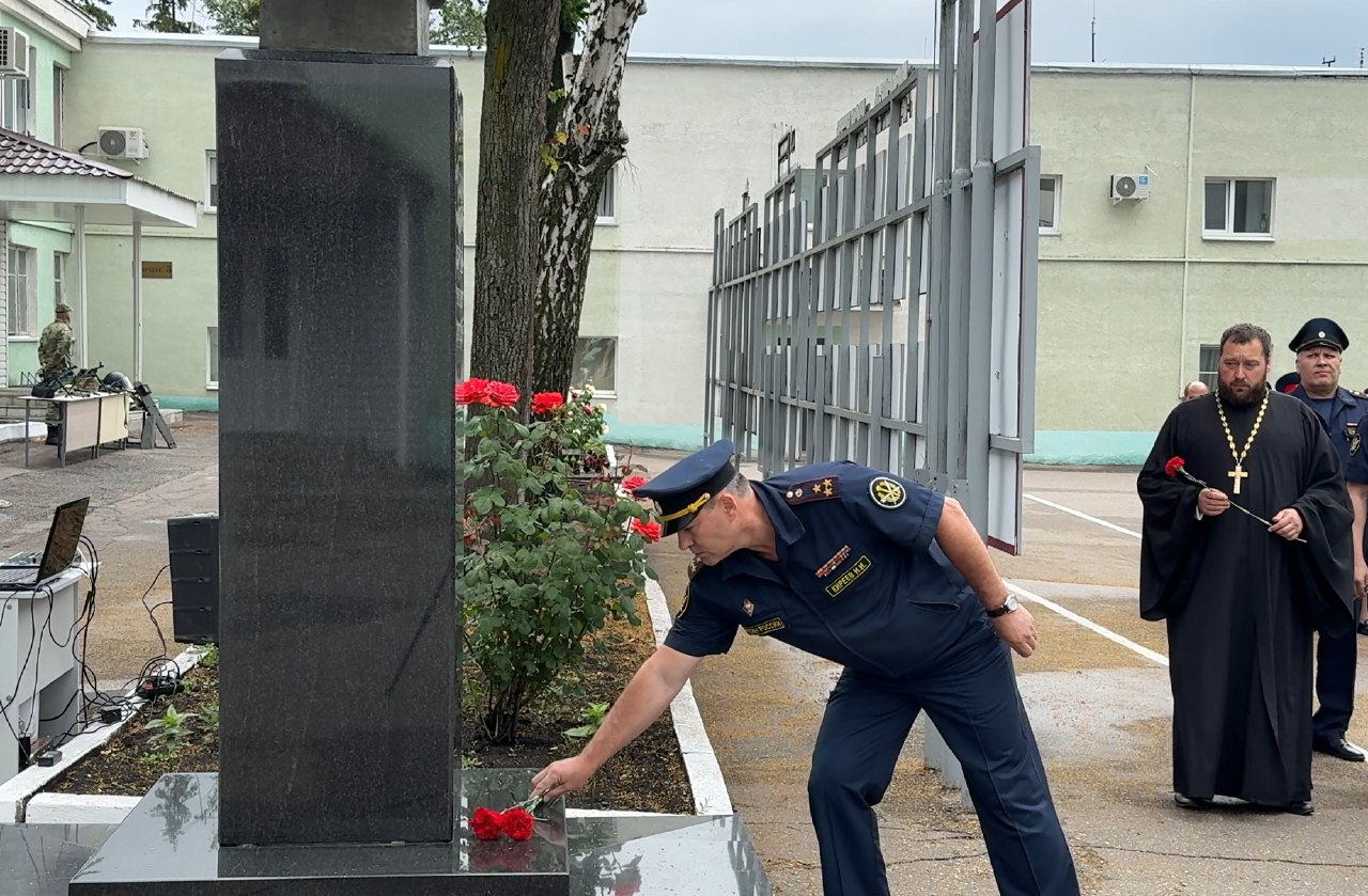 Протоиерей Антоний Шварев совершил панихиду в день памяти Героя России Александра Сергеева