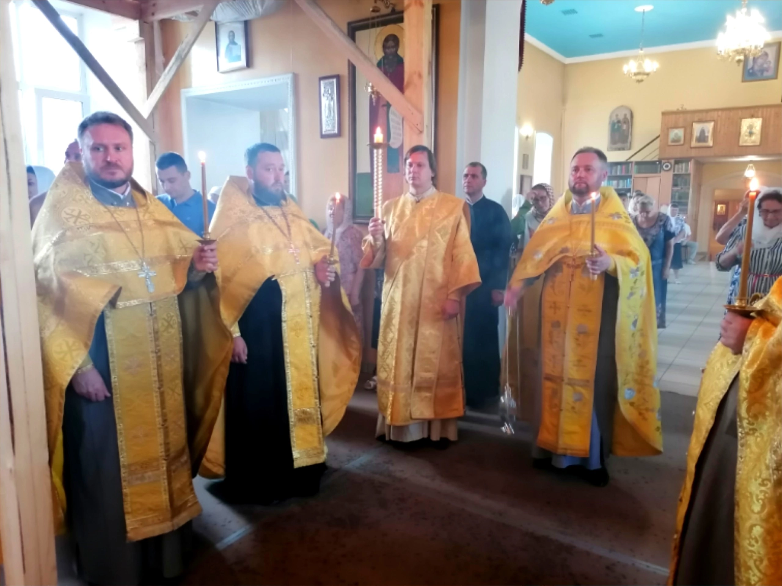 Всенощное бдение в канун праздника первоверховных апостолов Петра и Павла