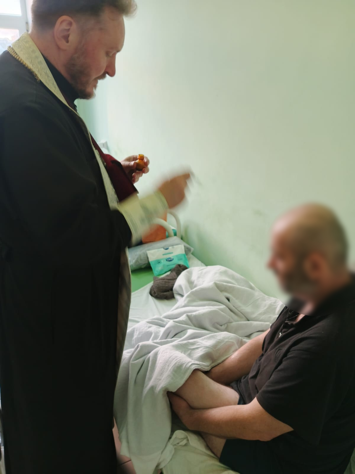 Священники посетили раненых участников СВО в военном госпитале Пензы