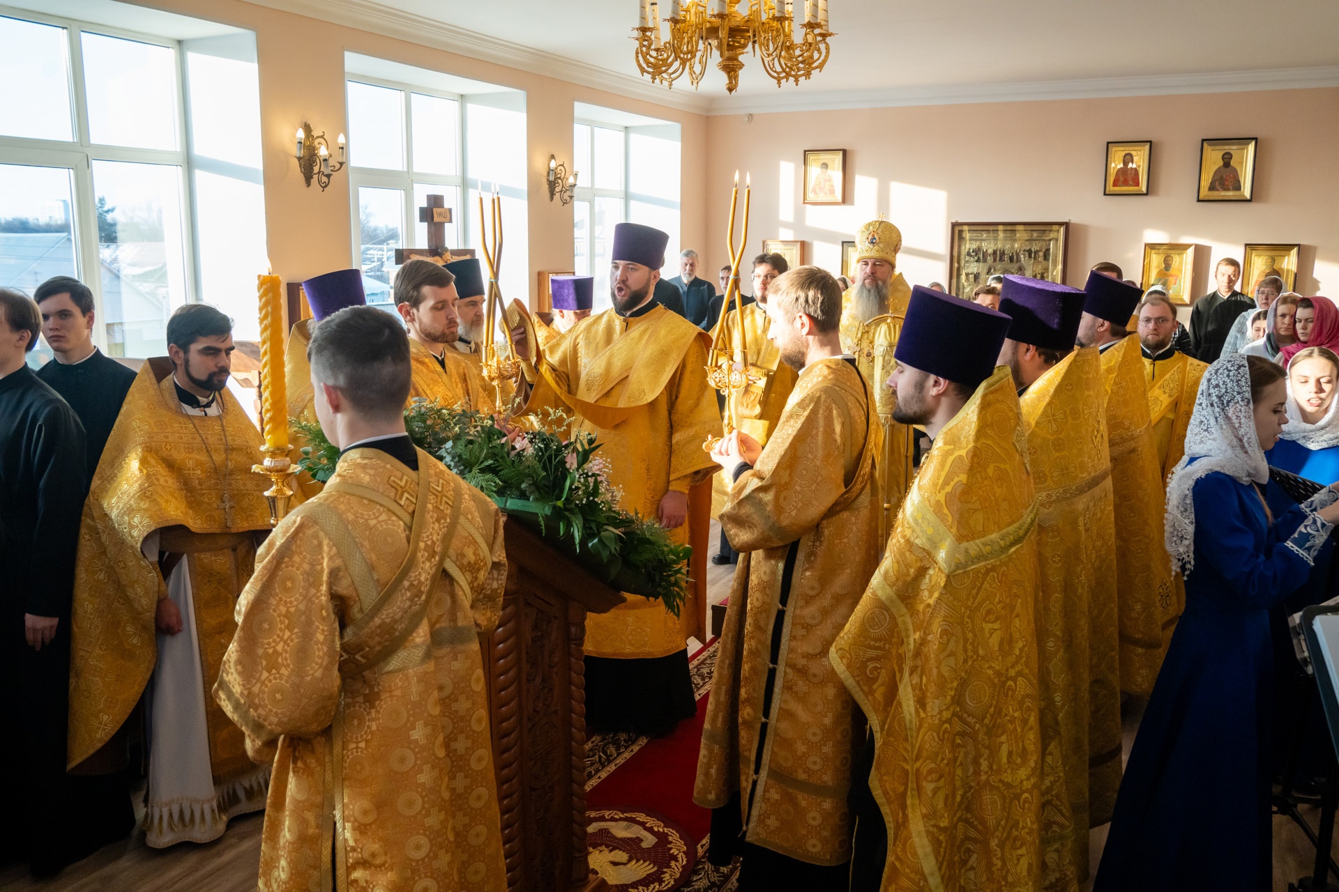 Протоиерей Александр Филиппов сослужил митрополиту Серафиму в престольный праздник и актовый день в Пензенской духовной семинарии   