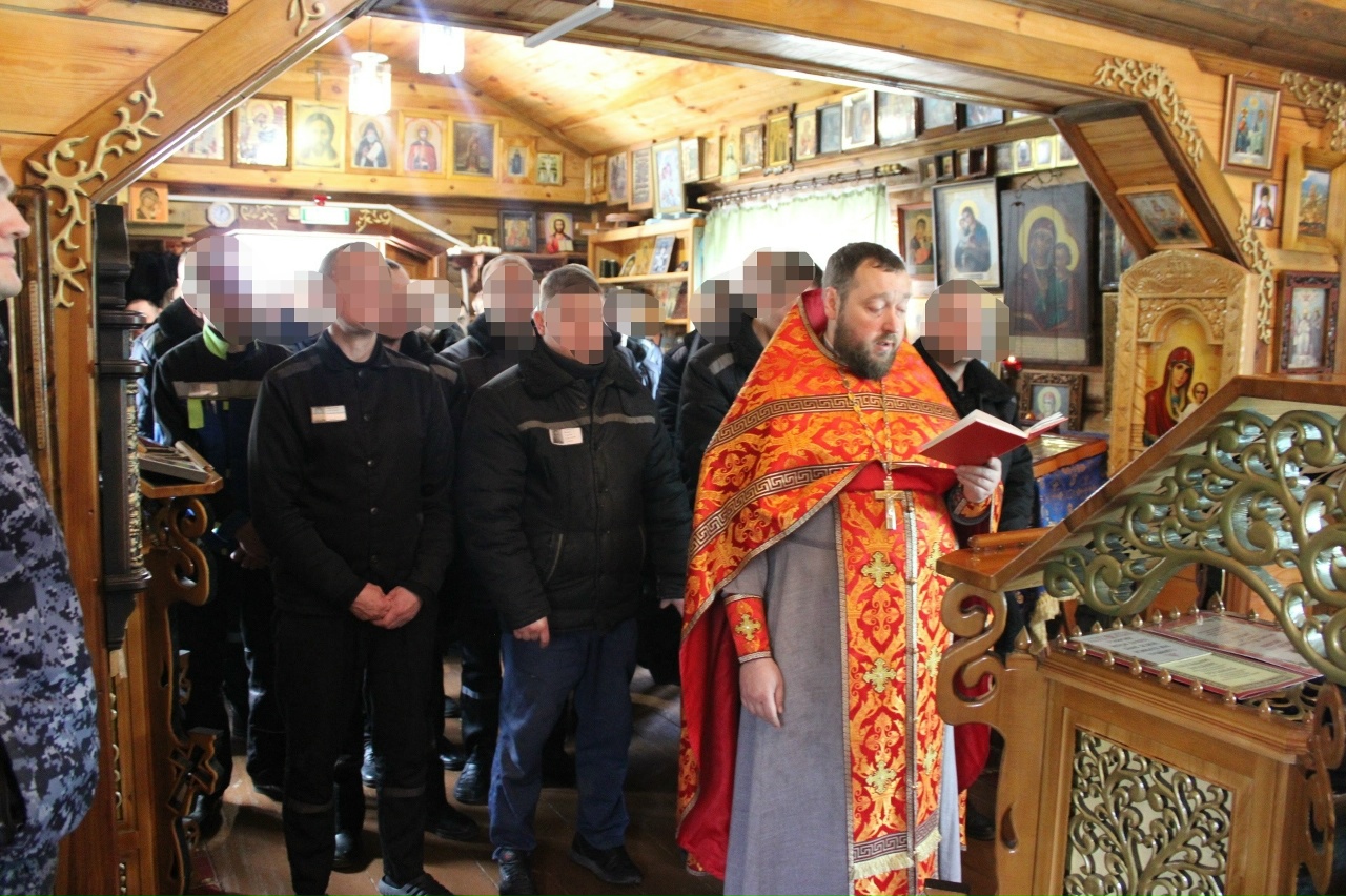 Протоиерей Антоний Шварёв совершил Пасхальные богослужения в ИК-7 и ИК-4