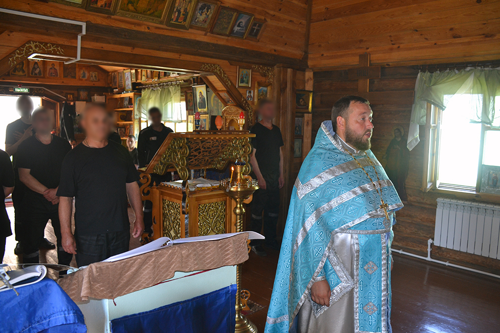 Протоиерей Антоний Шварёв совершил литургию в ИК-7