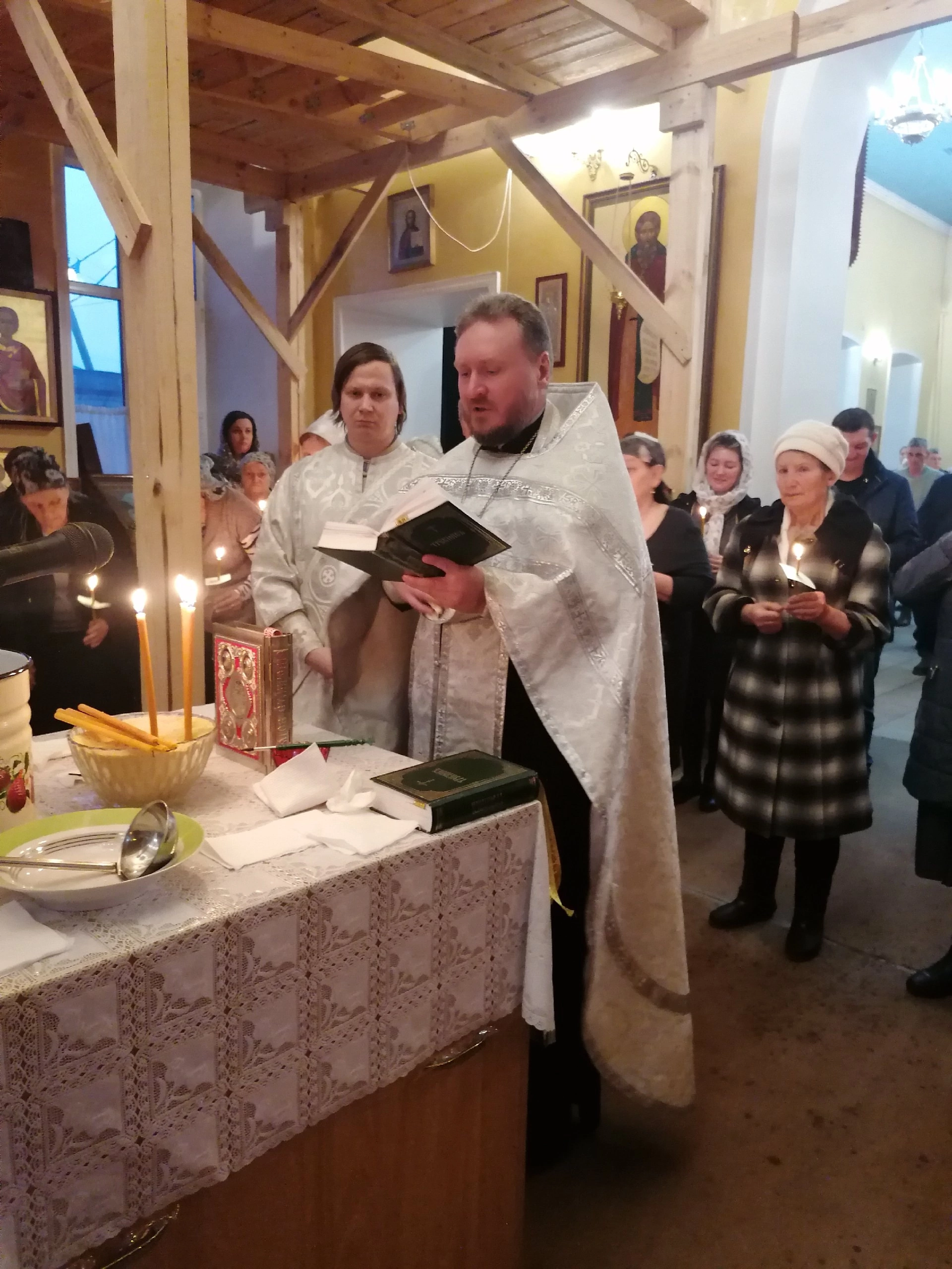 Протоиерей Александр Филиппов совершил Таинство Соборования 