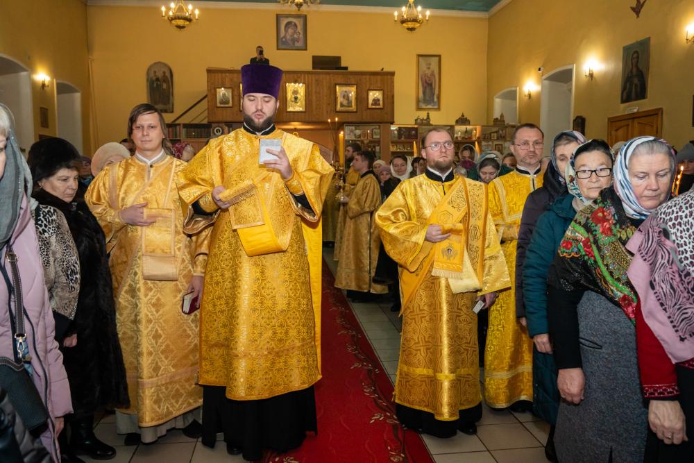В канун престольного праздника митрополит Серафим совершил всенощное бдение в нашем храме