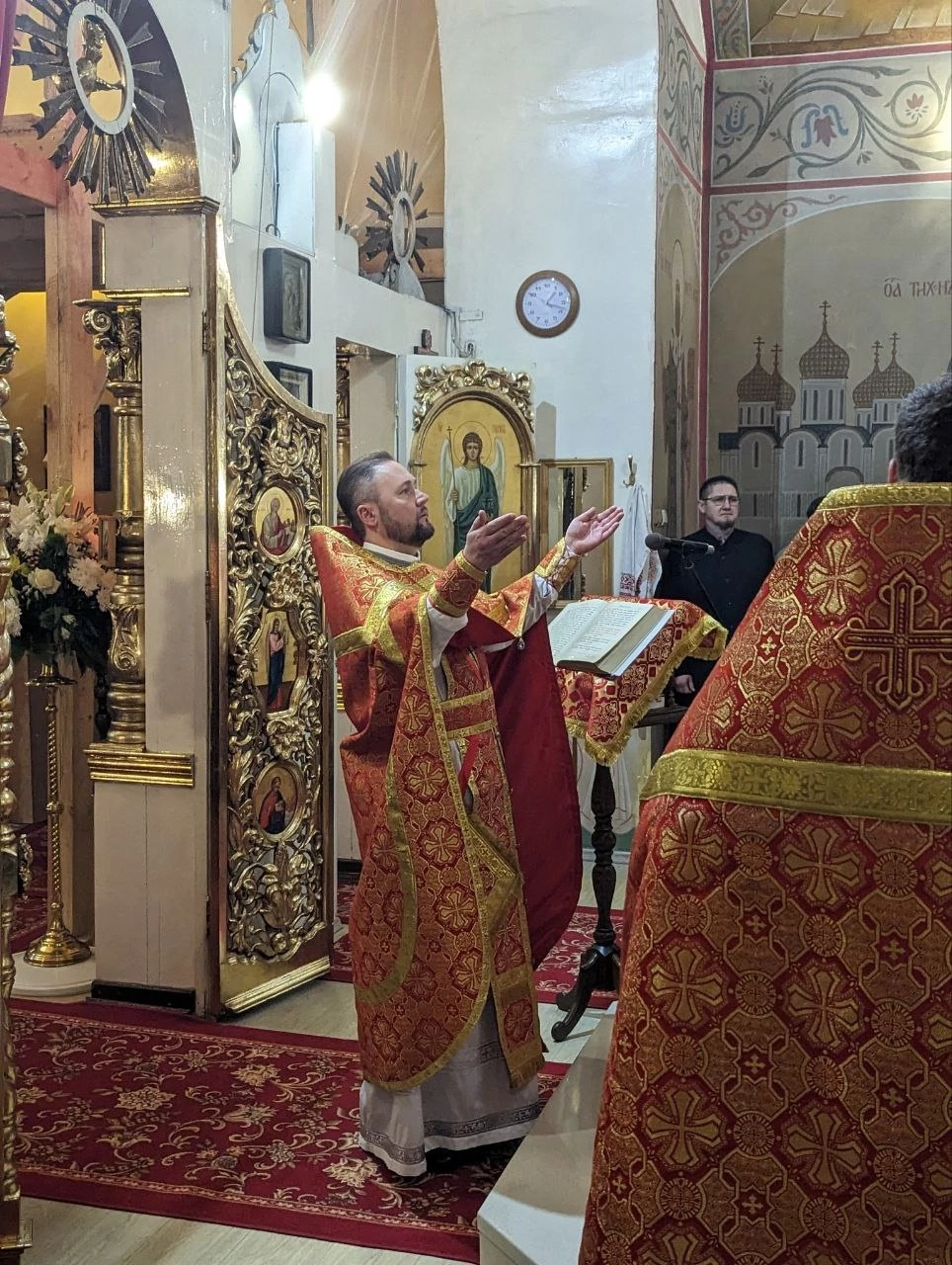 В праздник Светлого Христова Воскресения протоиерей Александр Филиппов совершил торжественное богослужение в нашем храме