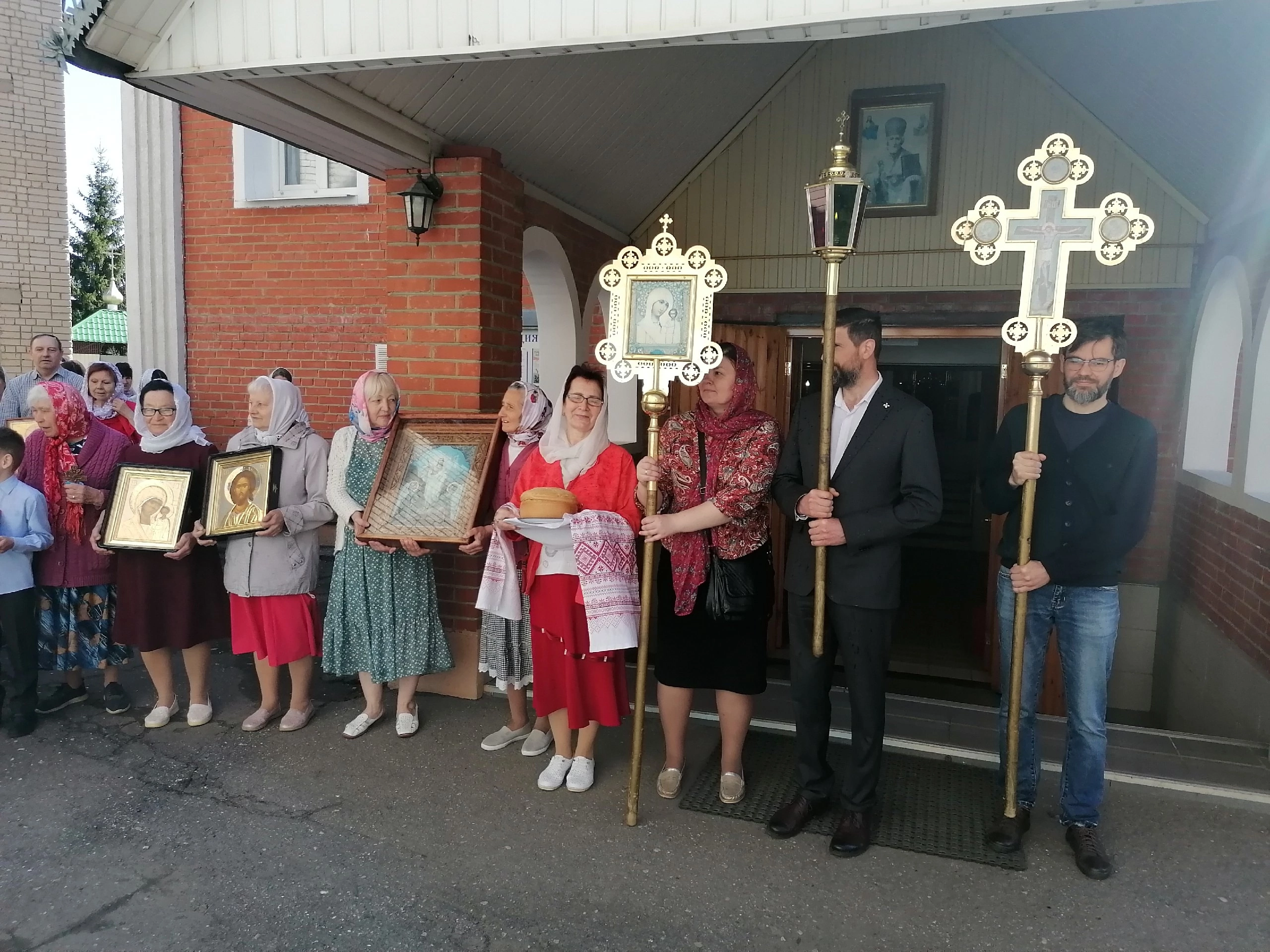 В четверг Светлой седмицы иерей Владимир Журавлев совершил Божественную литургию