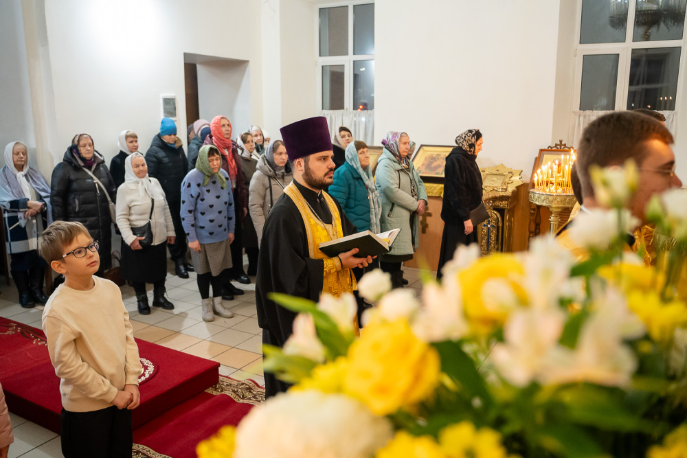 В канун престольного праздника митрополит Серафим совершил всенощное бдение в нашем храме