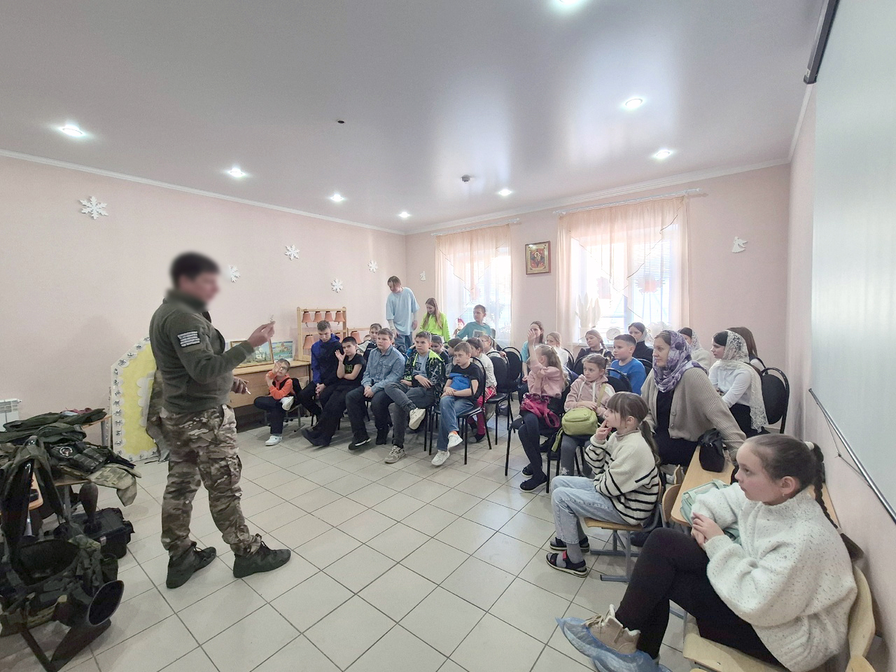 В воскресной школе Никольского храма в Терновке состоялся урок мужества 