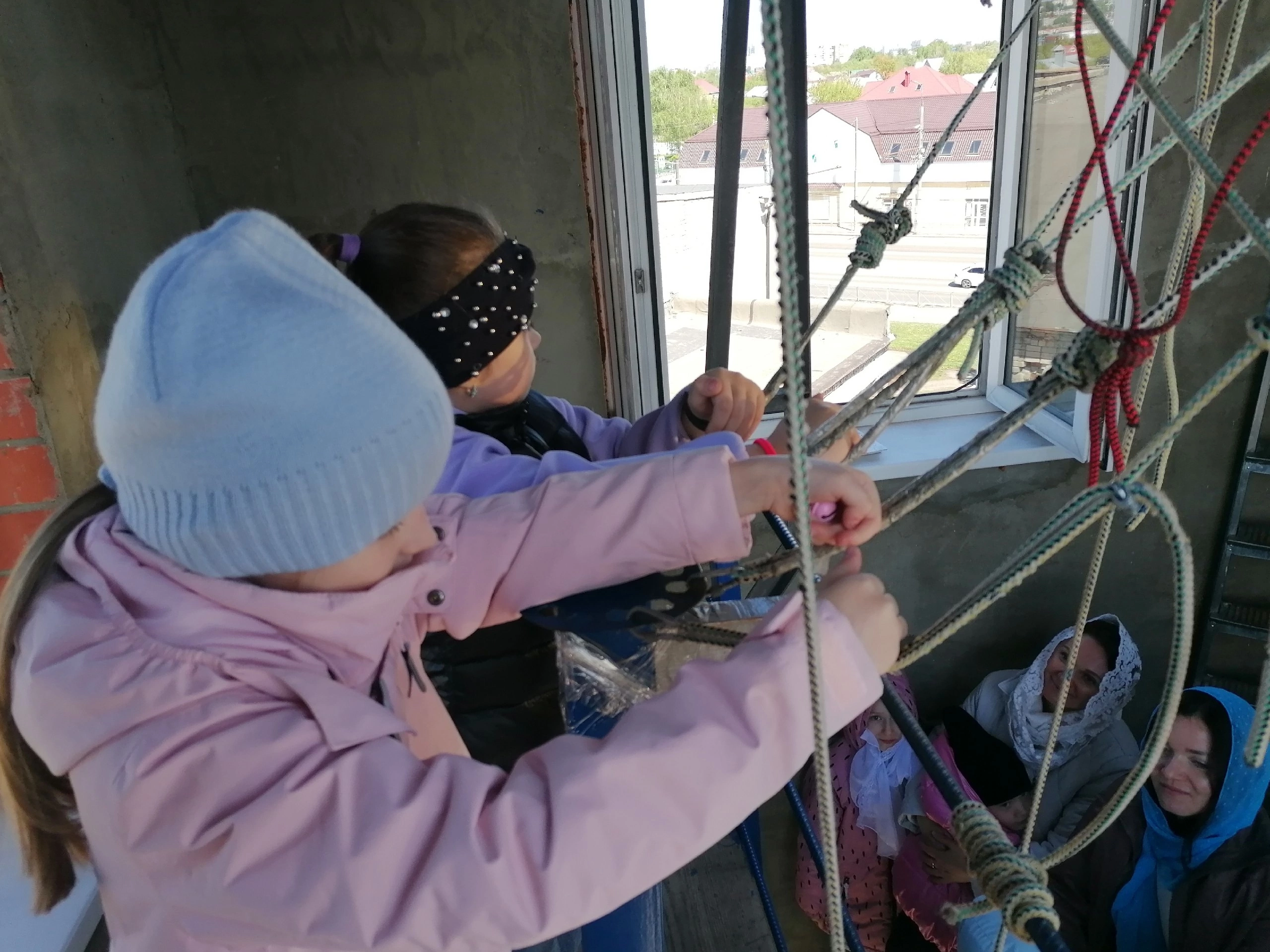 Священники встретились с учениками средней школы №1 города Спутник